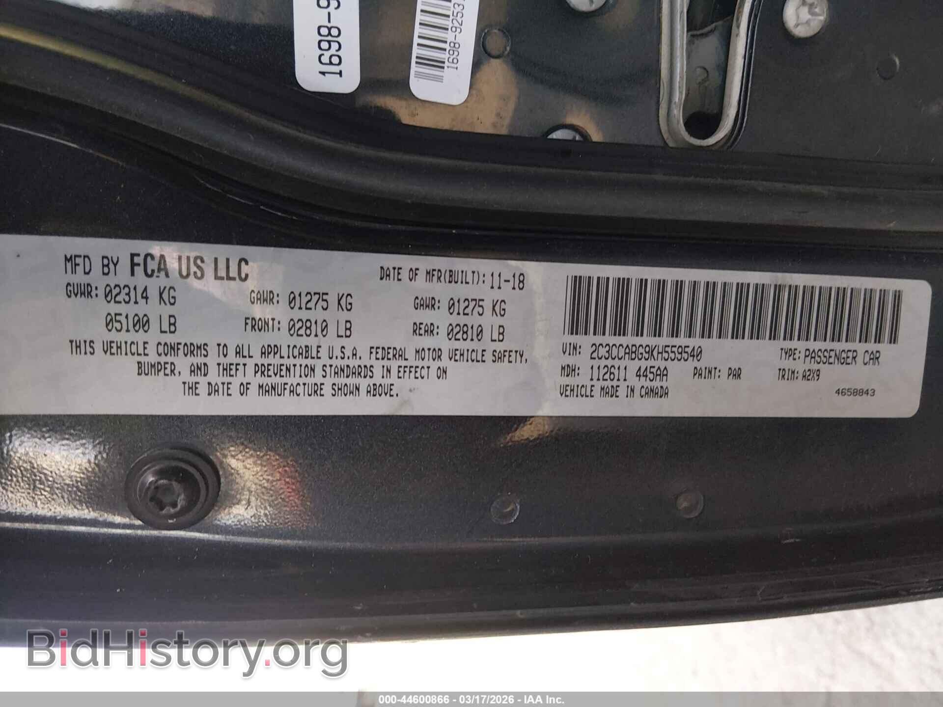 2019 CHRYSLER 300 - VIN: 2C3CCABG9KH559540 - Фото 9