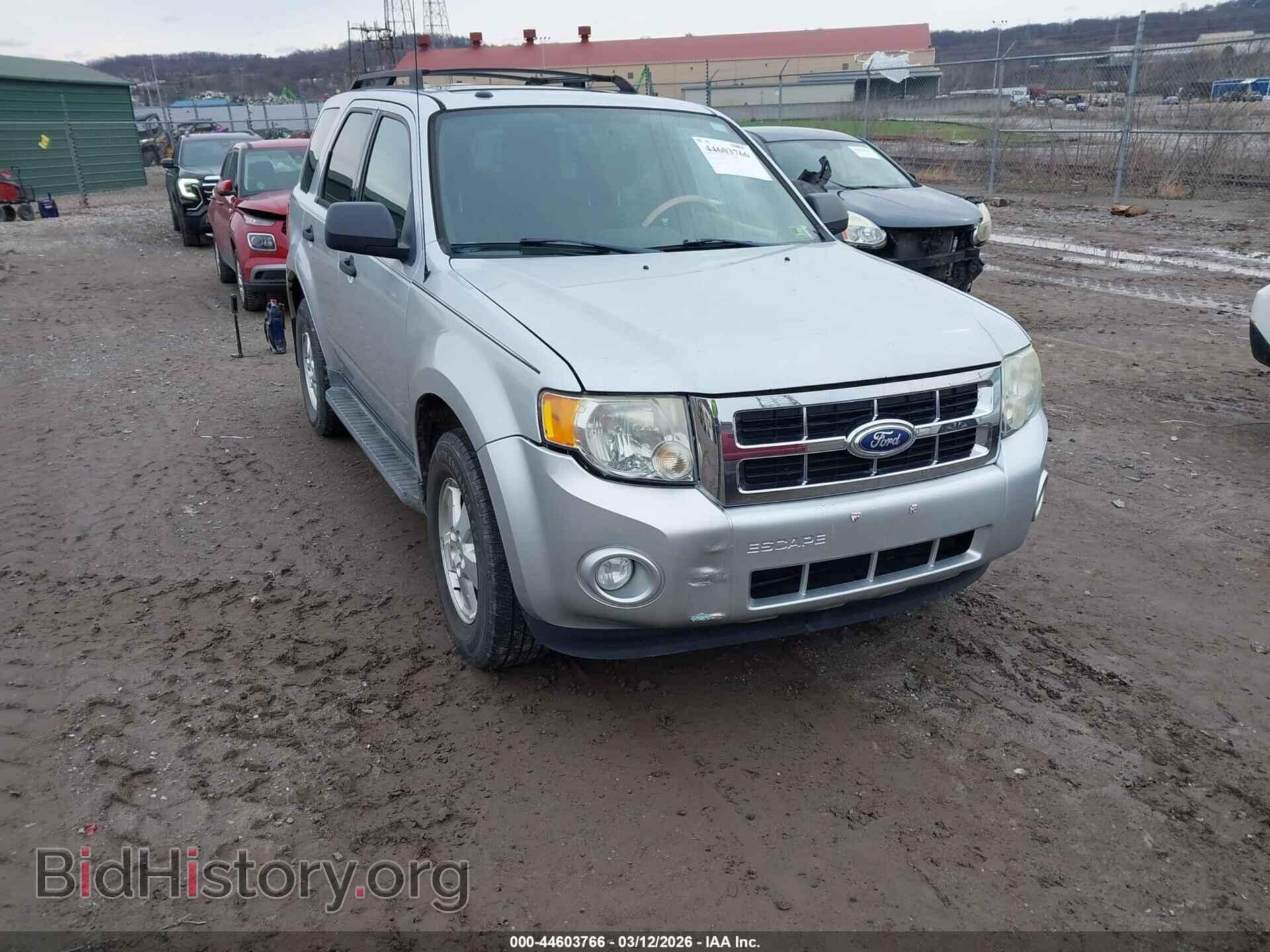 Photo 1FMCU0D73BKB02209 - FORD ESCAPE 2011