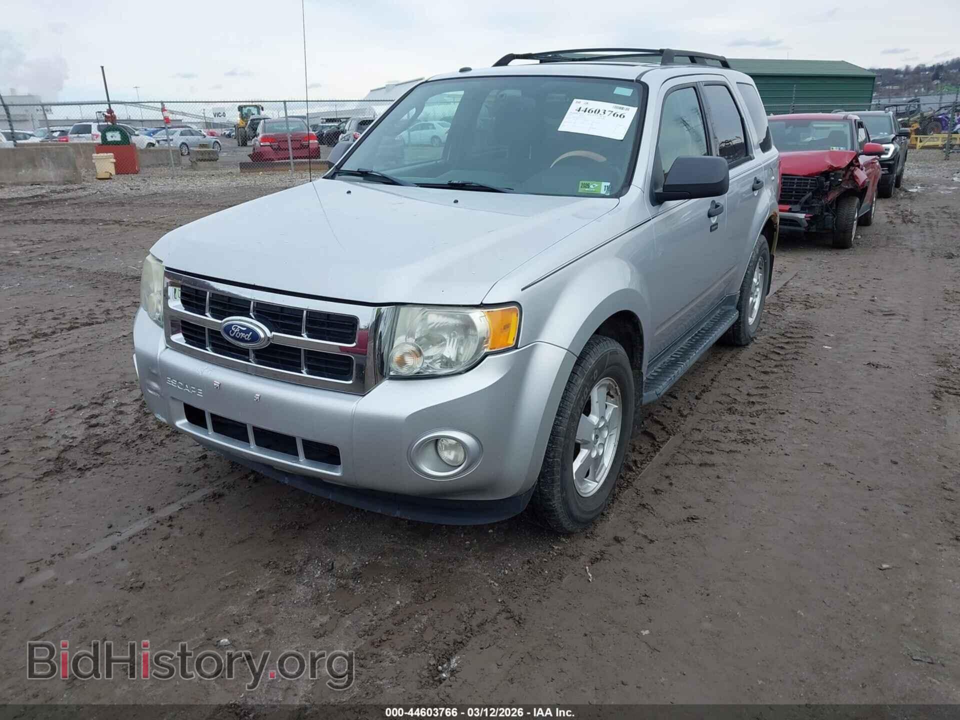 2011 FORD ESCAPE - VIN: 1FMCU0D73BKB02209 - Фото 2