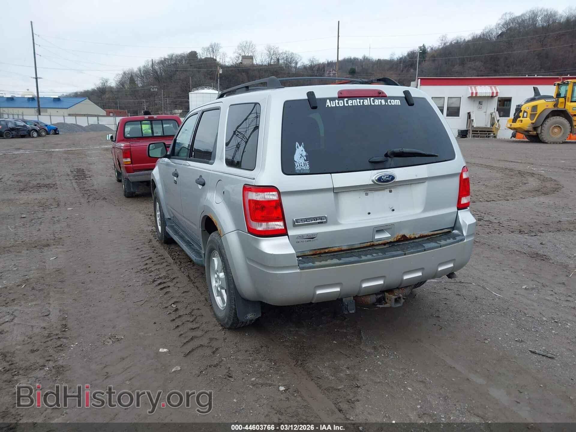 2011 FORD ESCAPE - VIN: 1FMCU0D73BKB02209 - Фото 3