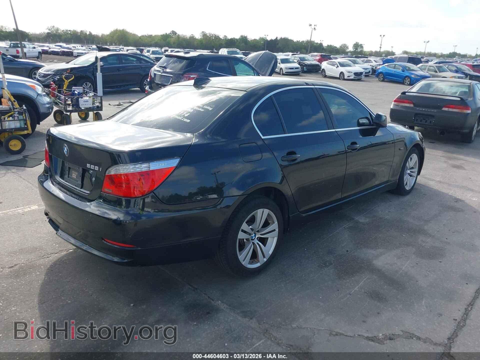 2010 BMW 528I - VIN: WBANU5C55AC364202 - Фото 4