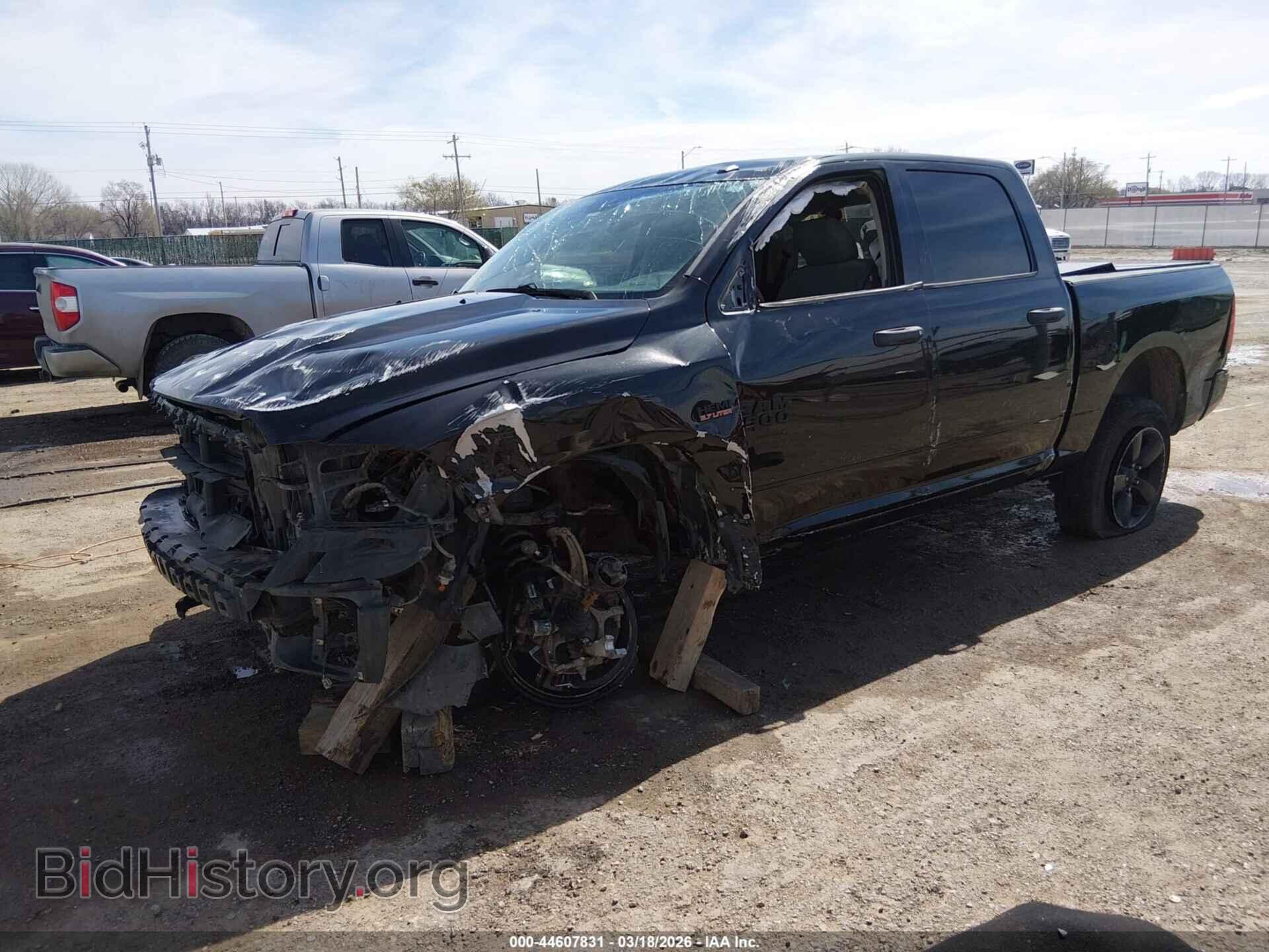 2016 RAM 1500 - VIN: 3C6RR7KT7GG358173 - Фото 2