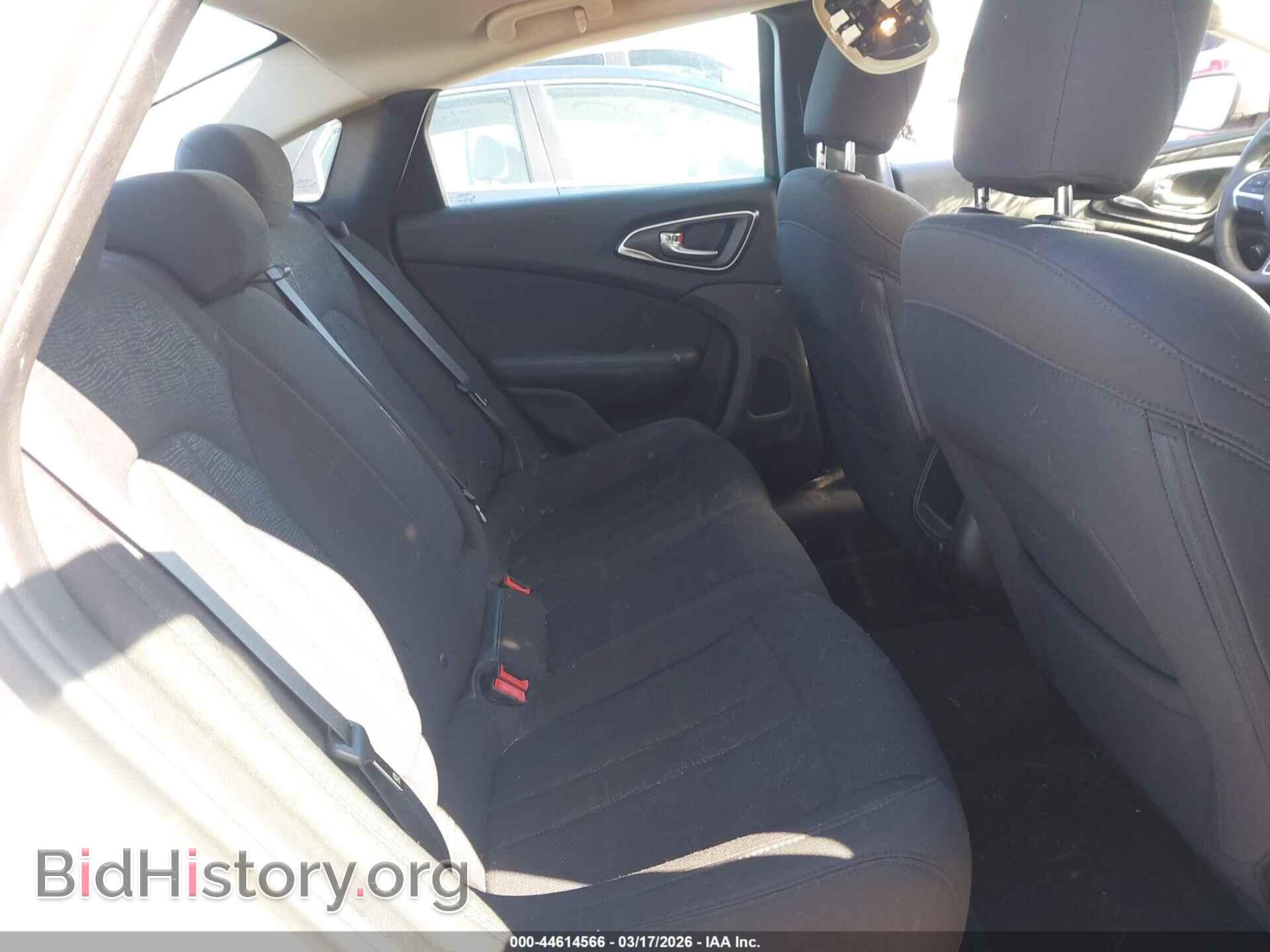 2017 CHRYSLER 200 - VIN: 1C3CCCFBXHN512477 - Фото 8