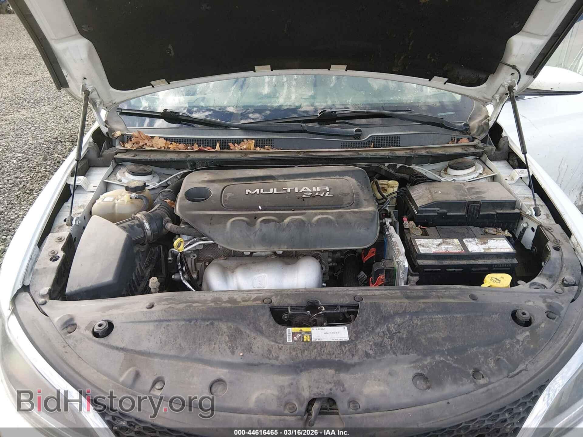 2016 CHRYSLER 200 - VIN: 1C3CCCAB0GN109470 - Фото 10