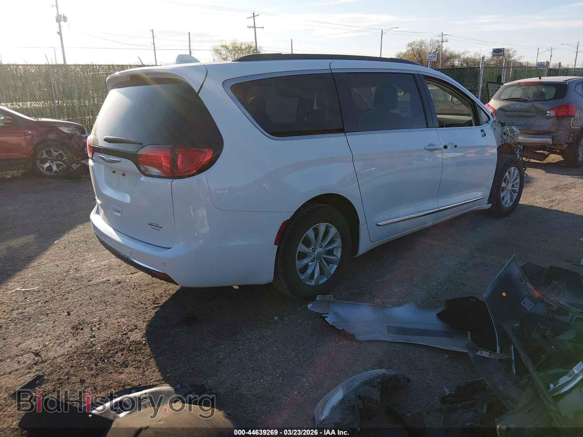 2017 CHRYSLER PACIFICA - VIN: 2C4RC1BG0HR540450 - Photo 4