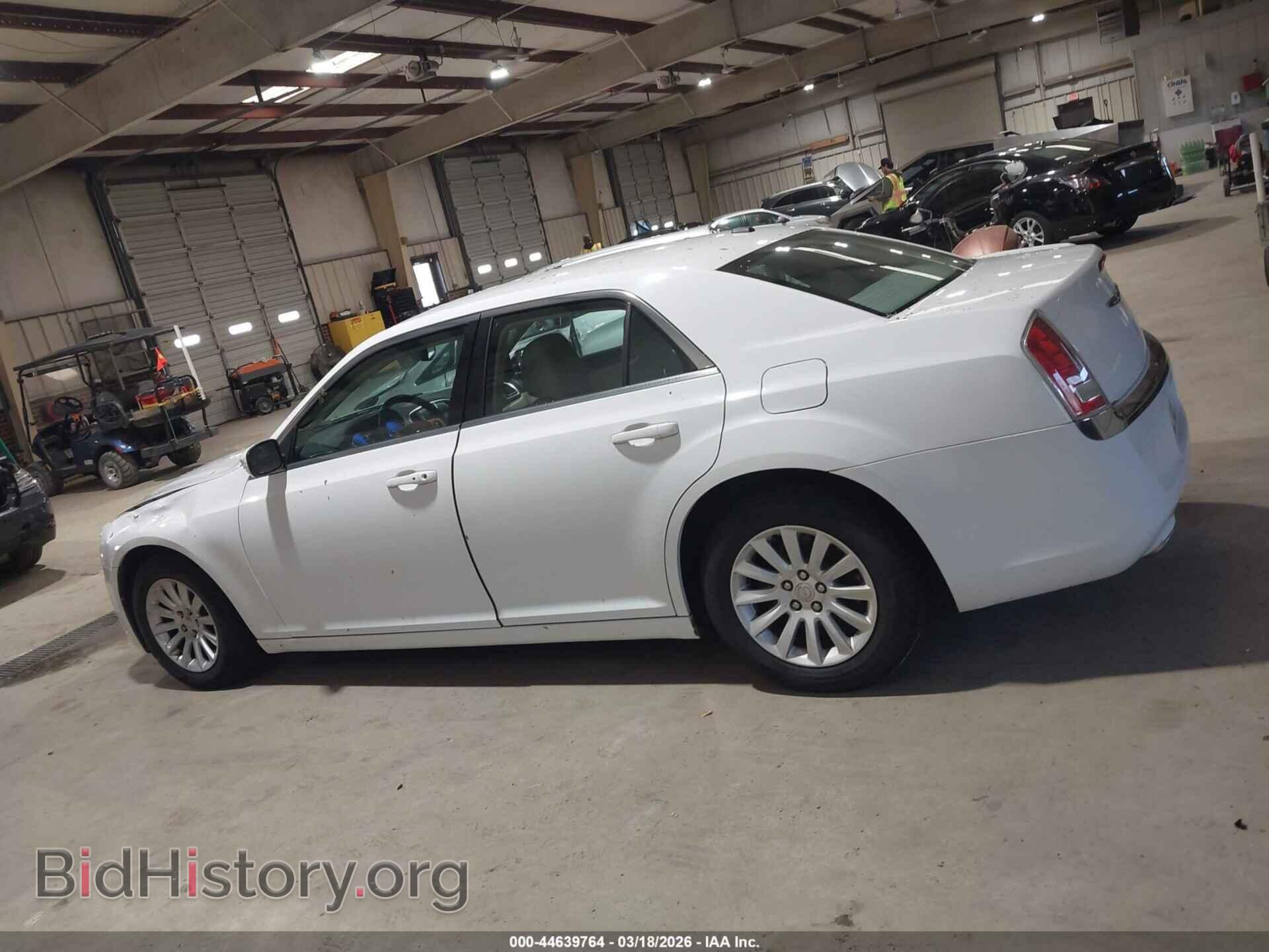 2014 CHRYSLER 300 - VIN: 2C3CCAAG9EH228852 - Фото 14
