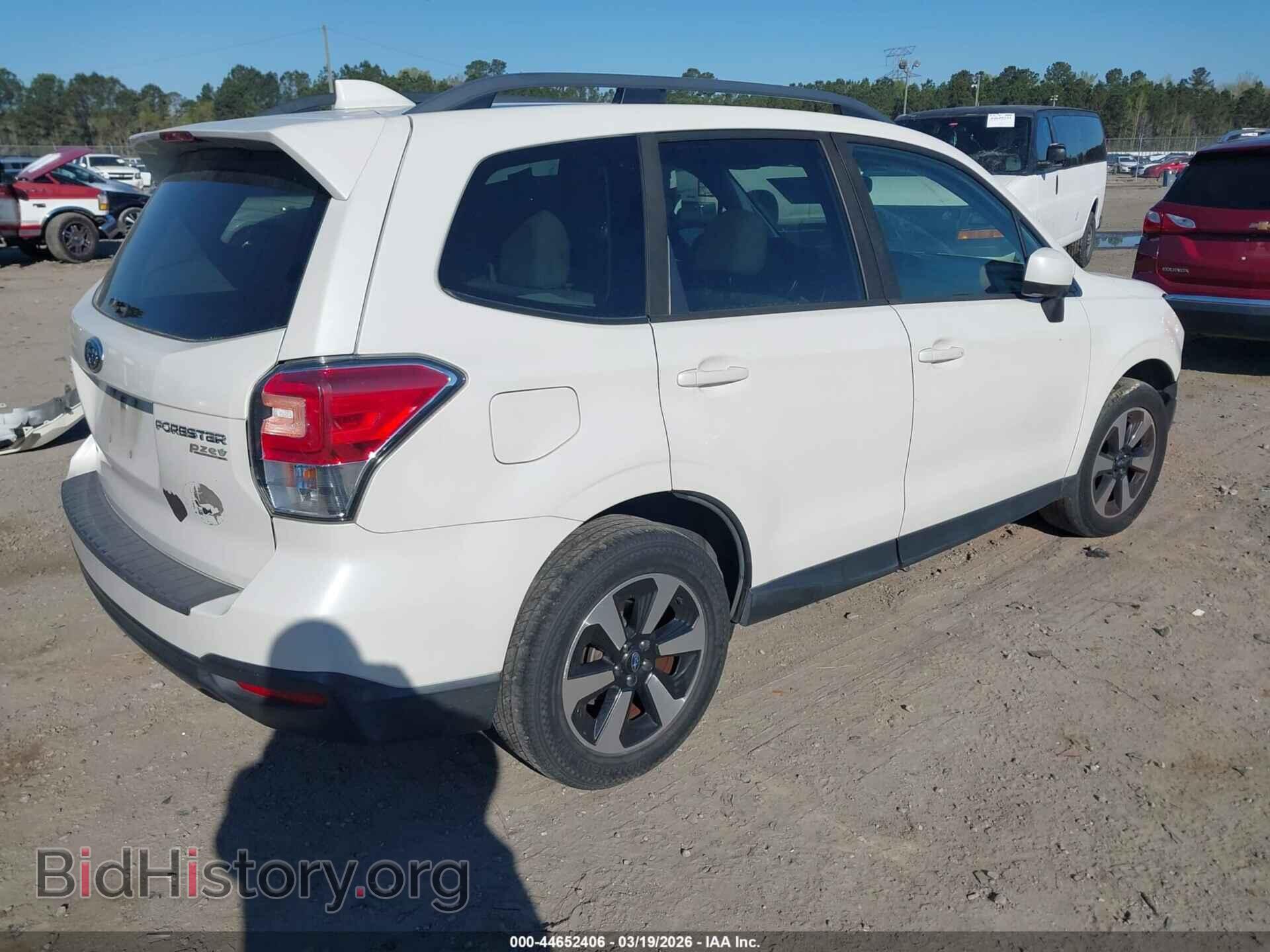 2017 SUBARU FORESTER - VIN: JF2SJAEC2HH408335 - Фото 4