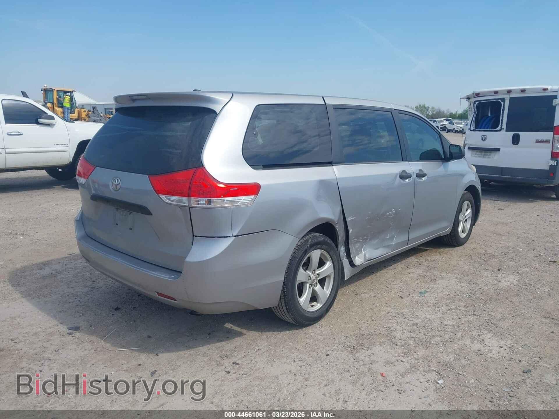 2012 TOYOTA SIENNA - VIN: 5TDKA3DC7CS015513 - Фото 4