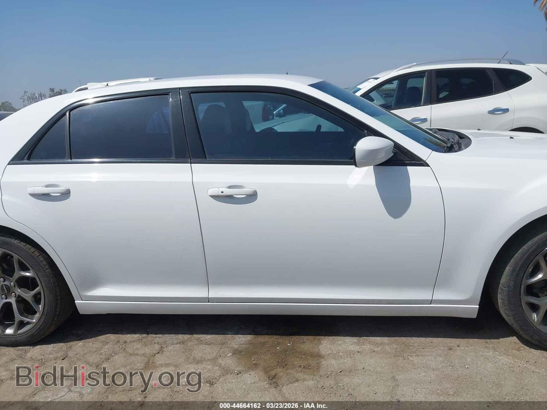 2017 CHRYSLER 300 - VIN: 2C3CCABG5HH538547 - Фото 13