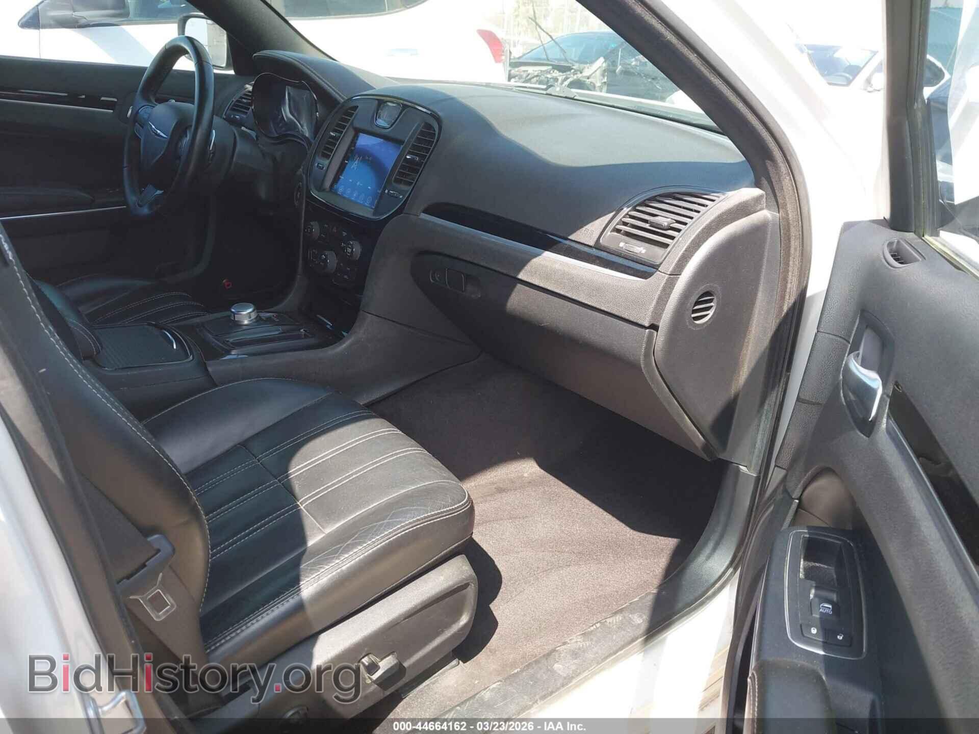 2017 CHRYSLER 300 - VIN: 2C3CCABG5HH538547 - Фото 5