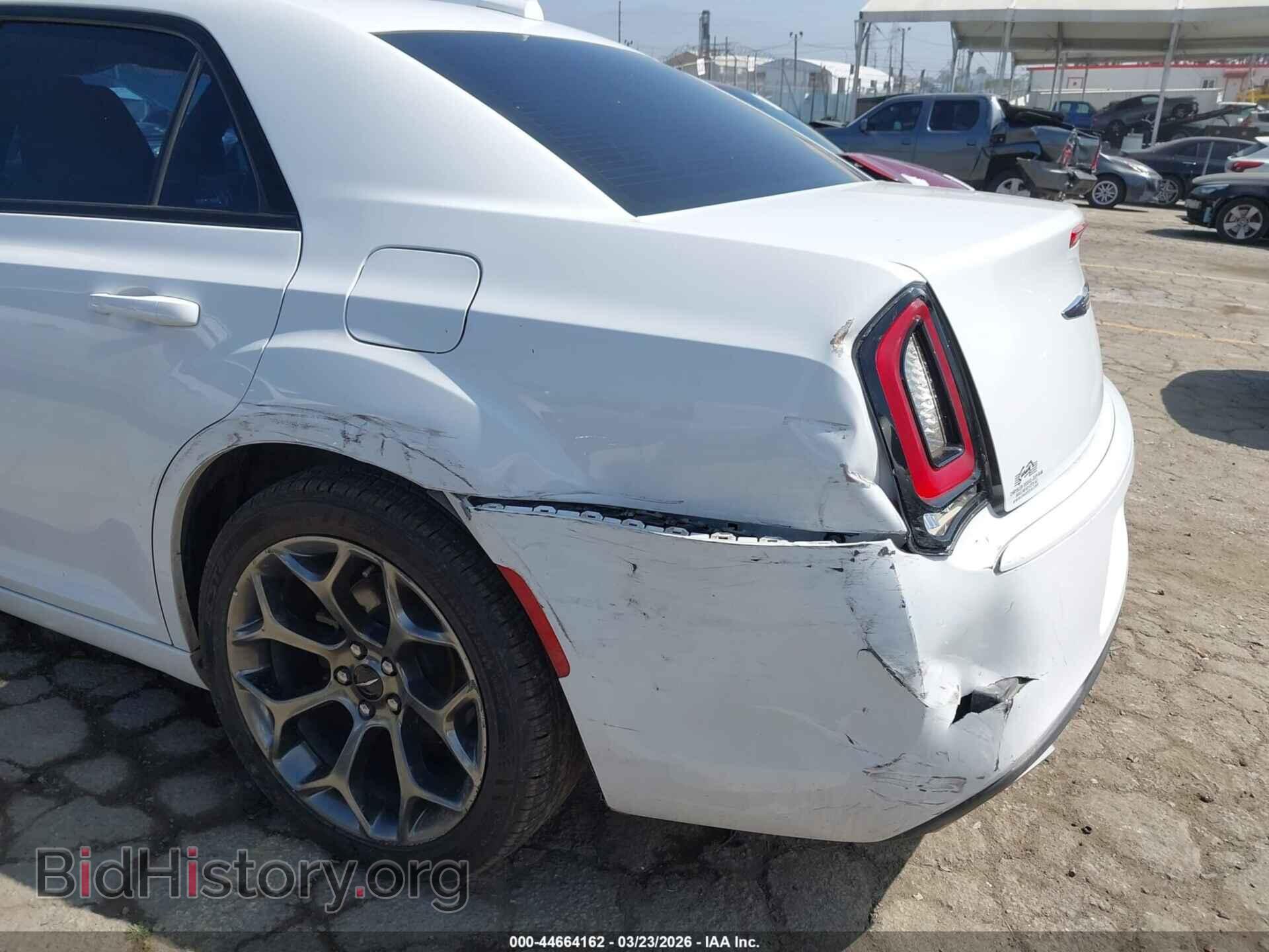 2017 CHRYSLER 300 - VIN: 2C3CCABG5HH538547 - Фото 6