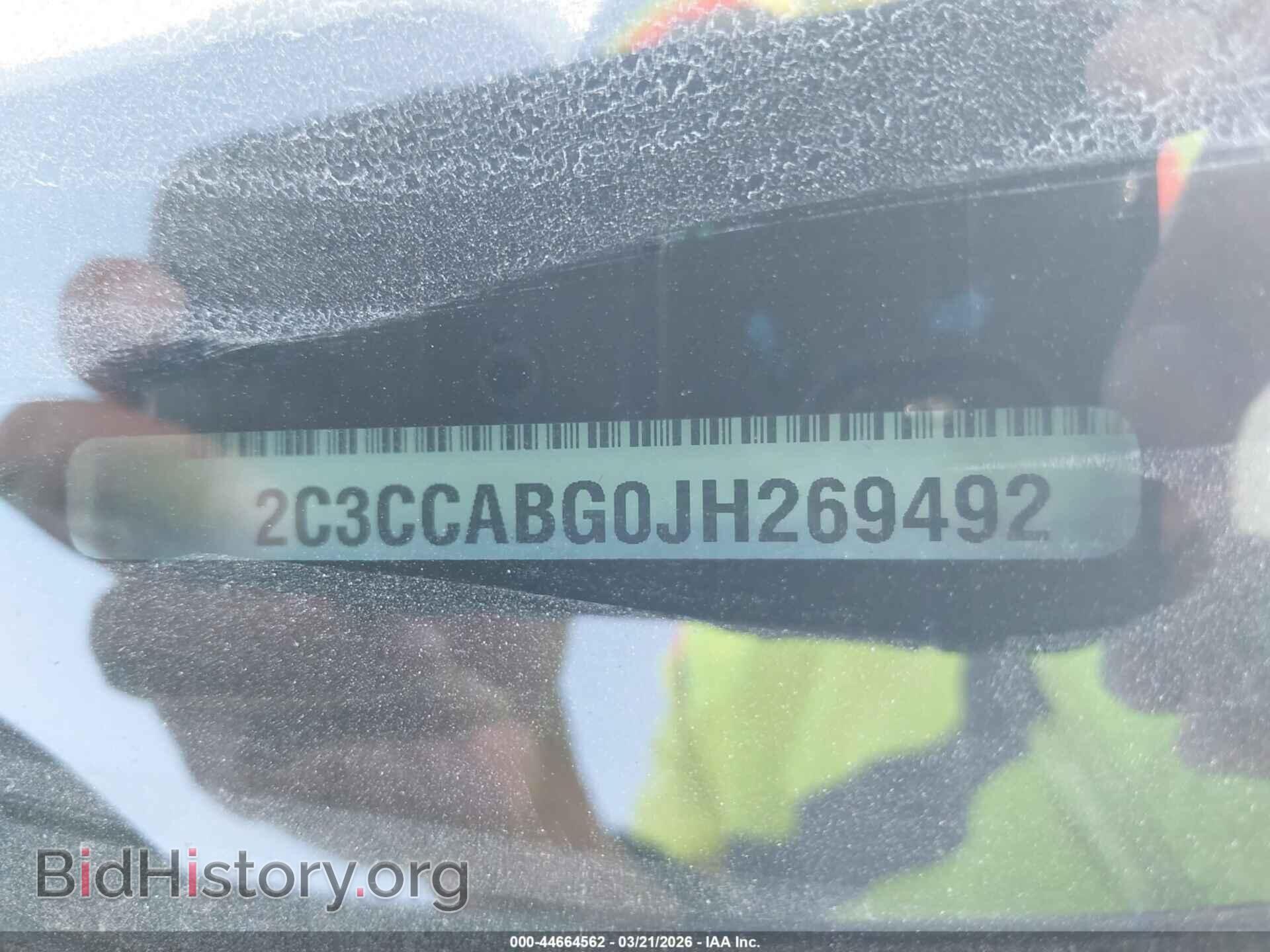 2018 CHRYSLER 300 - VIN: 2C3CCABG0JH269492 - Фото 9