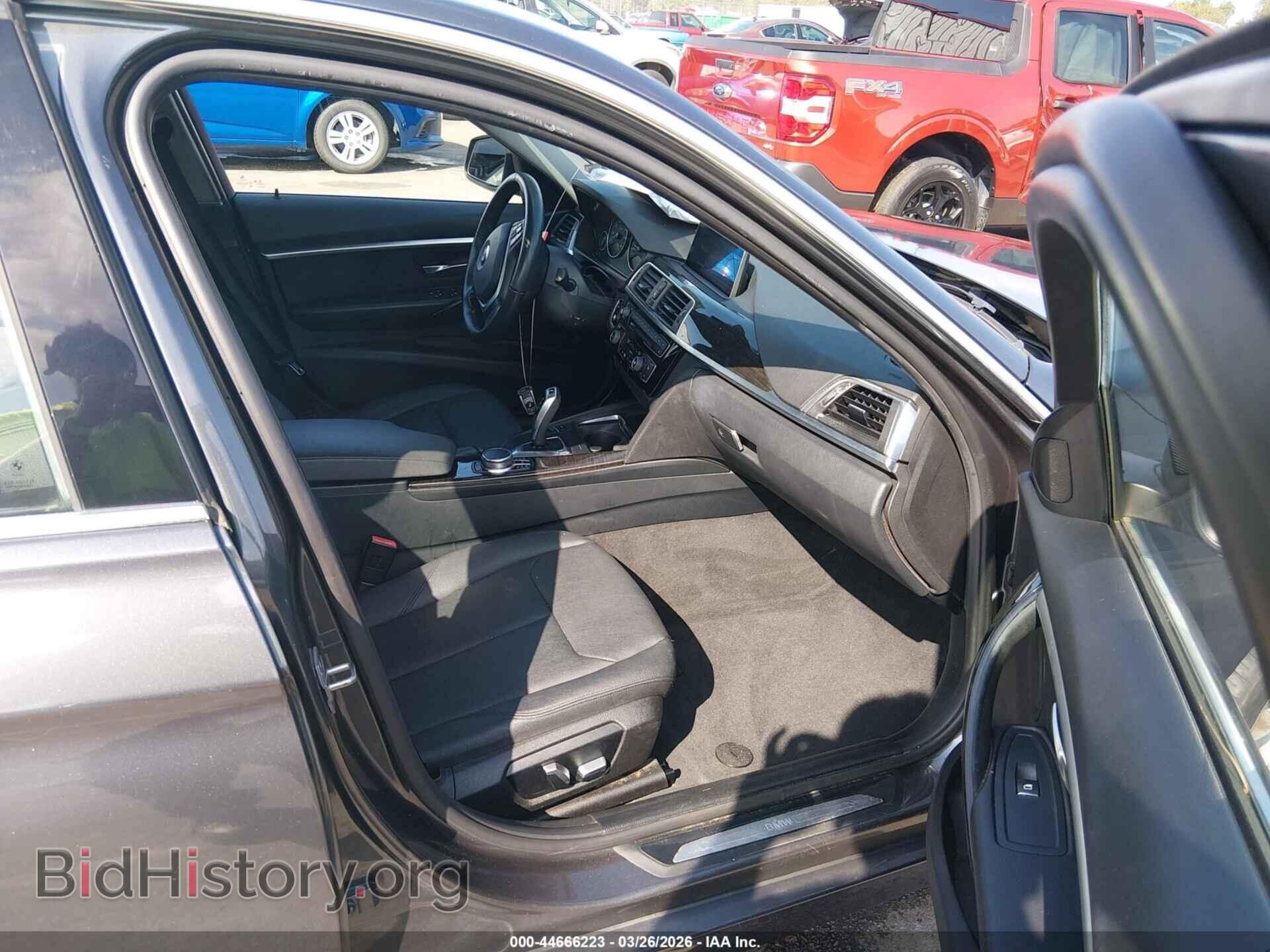 2017 BMW 320I - VIN: WBA8A3C32HK693187 - Фото 5