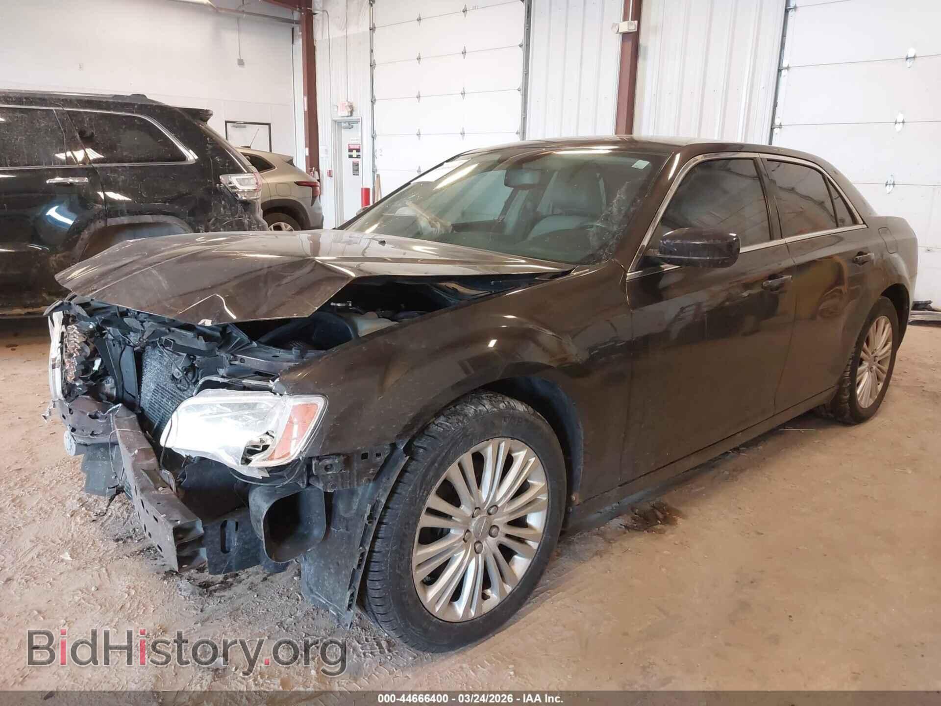2013 CHRYSLER 300 - VIN: 2C3CCARG2DH711778 - Фото 2