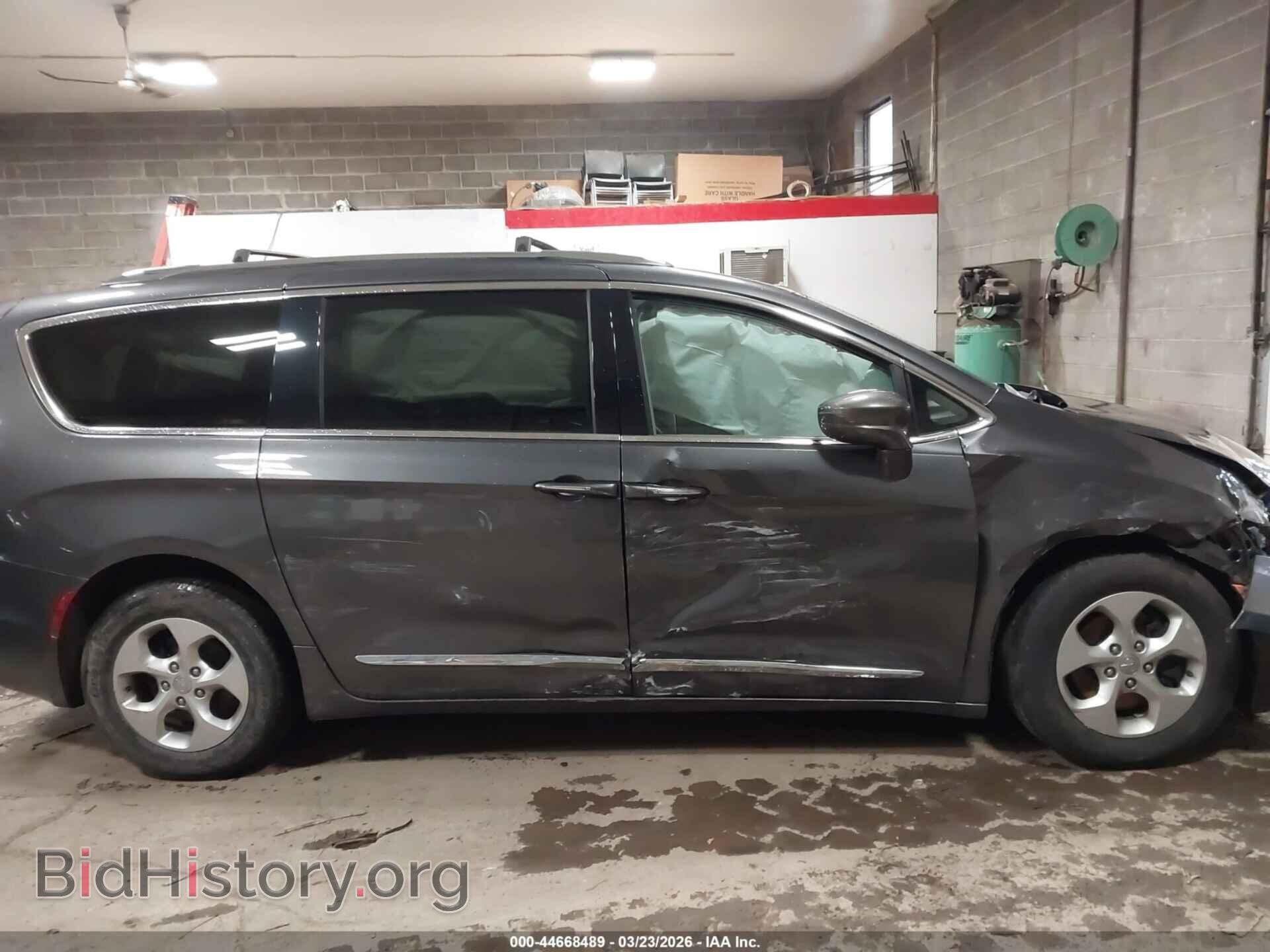 2017 CHRYSLER PACIFICA - VIN: 2C4RC1EG2HR585174 - Photo 13