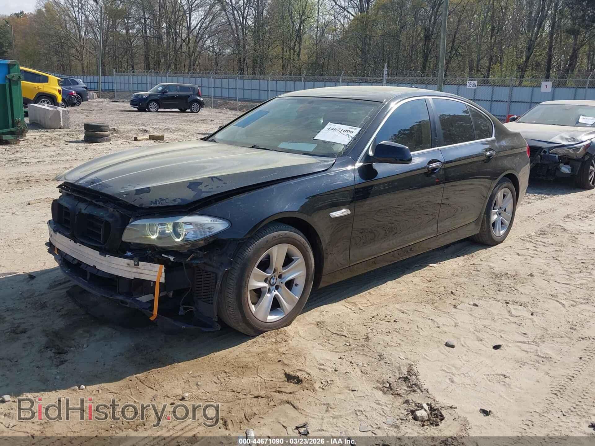 2012 BMW 528I - VIN: WBAXG5C59CDX05582 - Photo 2