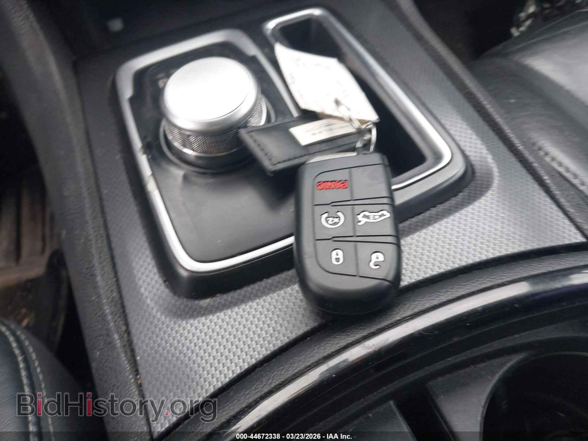 2015 CHRYSLER 300 - VIN: 2C3CCAGG7FH763753 - Фото 11
