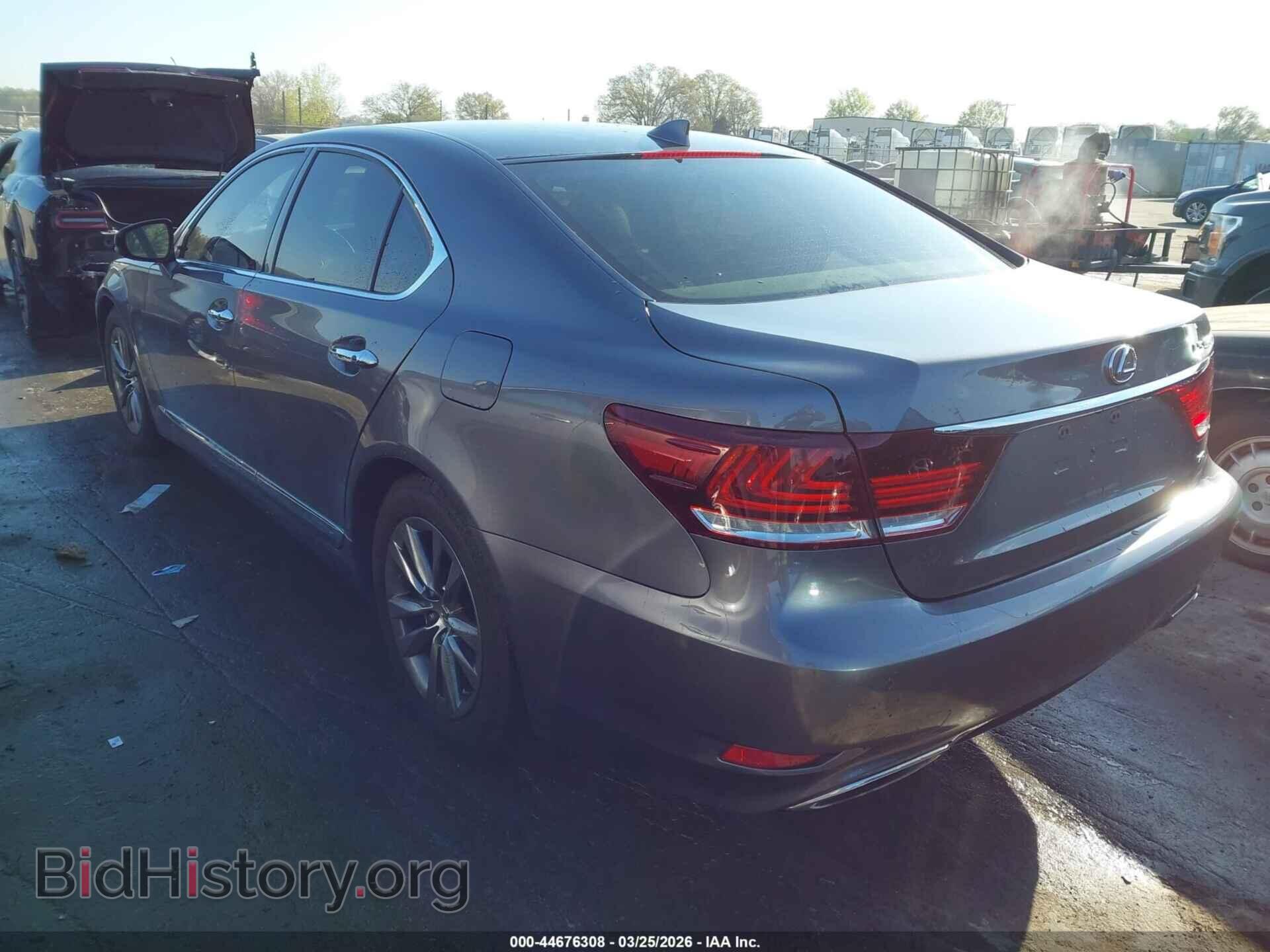 2016 LEXUS LS 460 - VIN: JTHCL5EFXG5026728 - Photo 3
