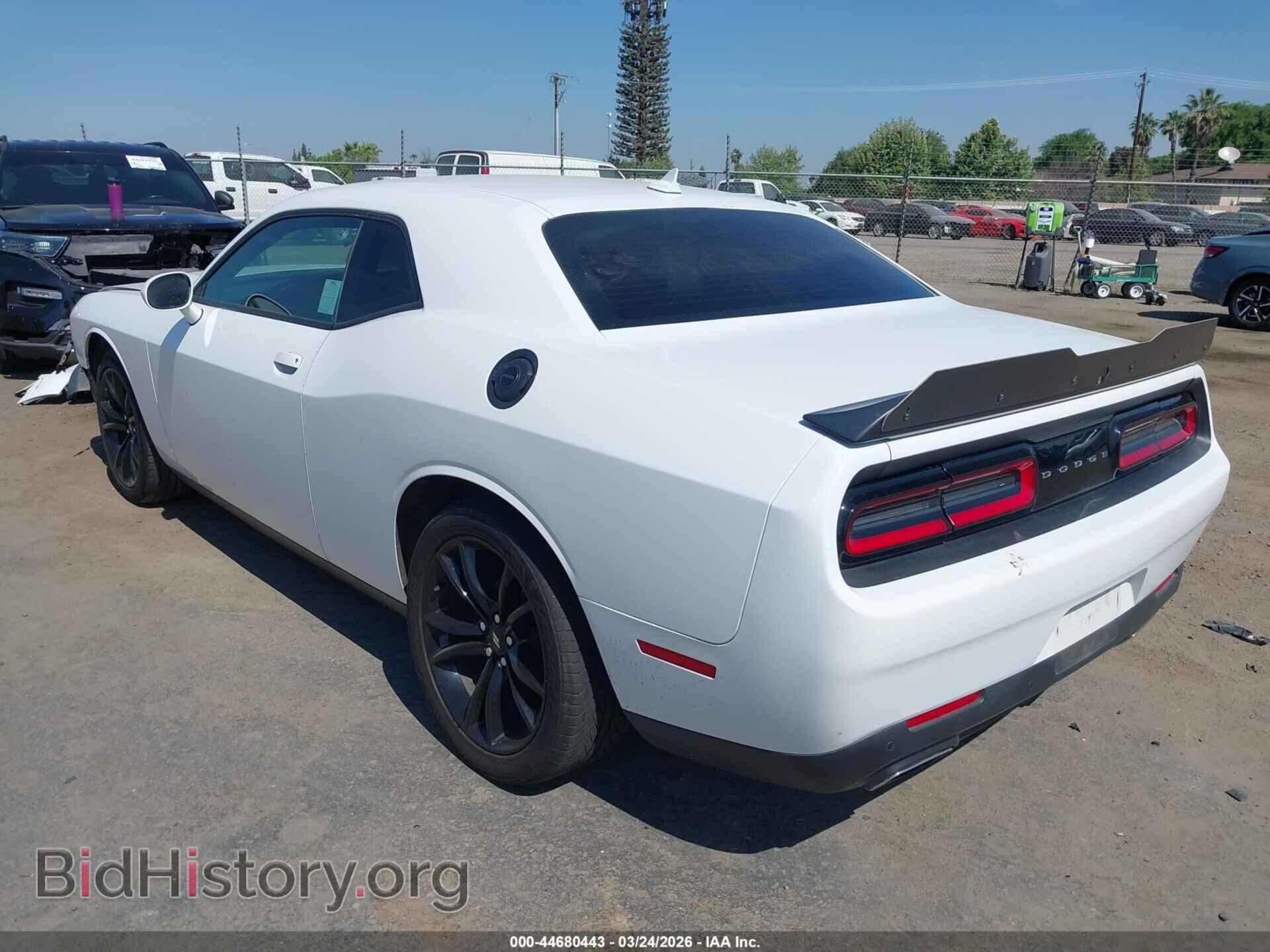 2018 DODGE CHALLENGER - VIN: 2C3CDZAGXJH216988 - Фото 3