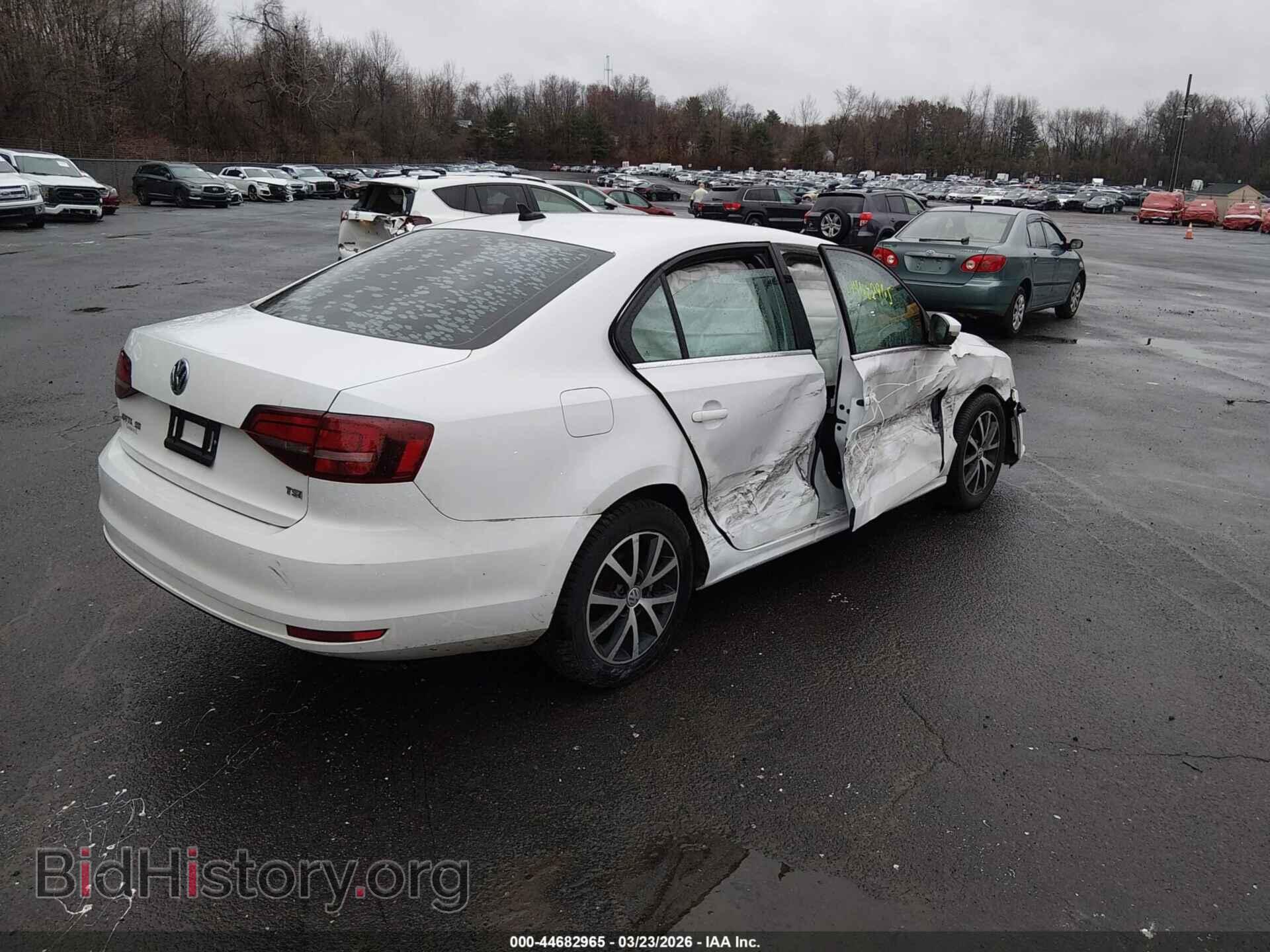 2017 VOLKSWAGEN JETTA - VIN: 3VWDB7AJ0HM402909 - Фото 4
