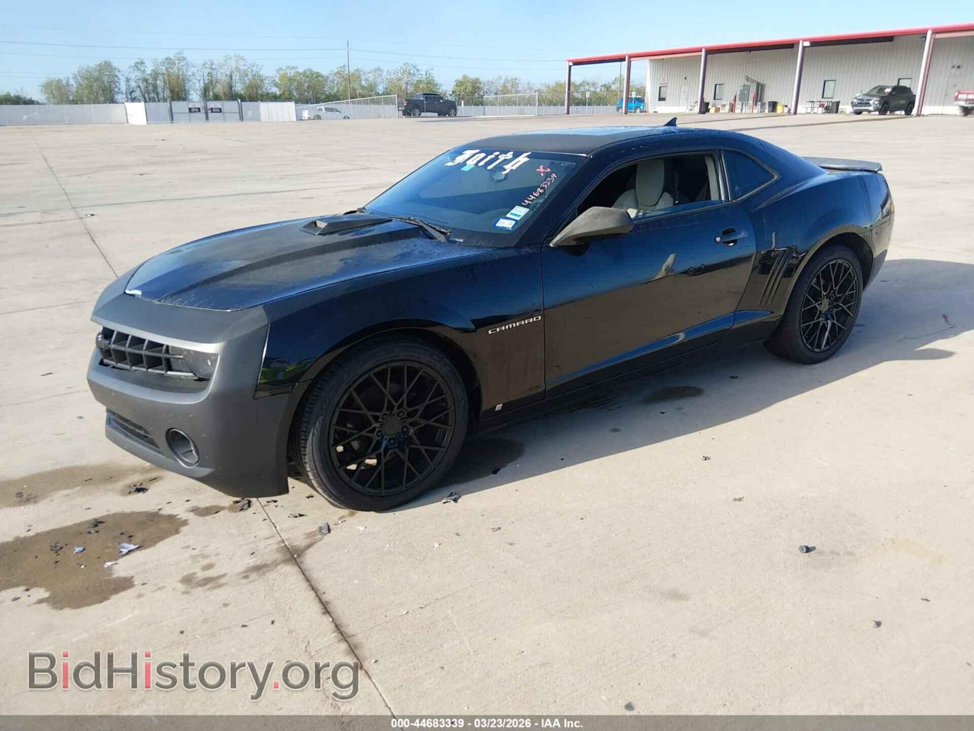2010 CHEVROLET CAMARO - VIN: 2G1FB1EV3A9107090 - Фото 2