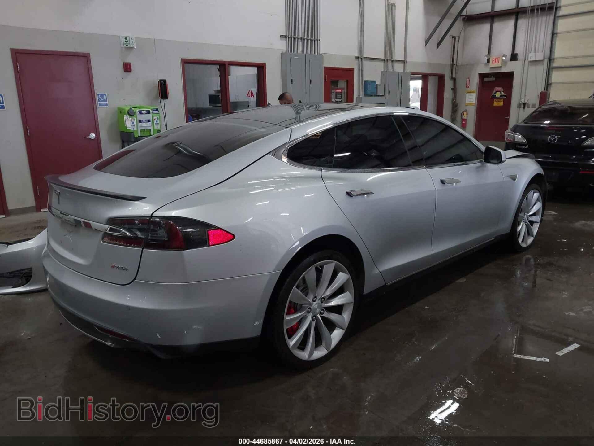 2014 TESLA MODEL S - VIN: 5YJSA1H14EFP39311 - Фото 4