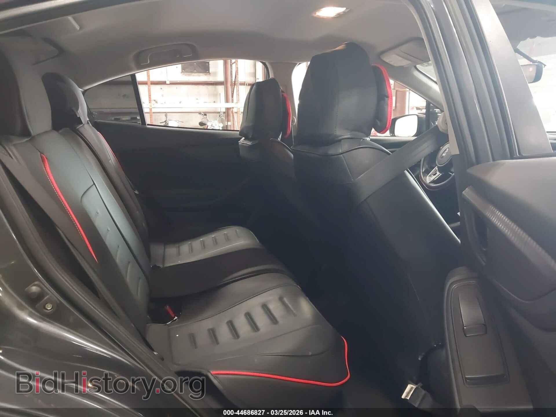 2018 SUBARU IMPREZA - VIN: 4S3GKAA63J3612193 - Фото 8