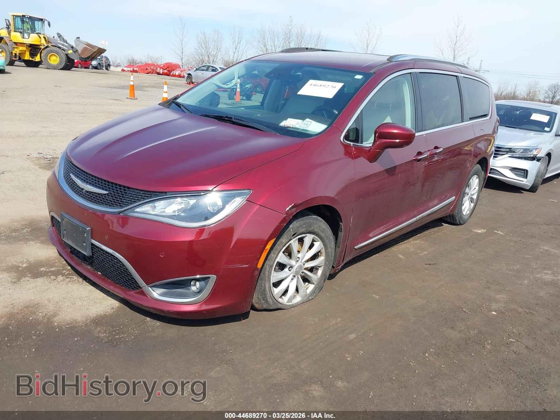 2018 CHRYSLER PACIFICA - VIN: 2C4RC1EG8JR109260 - Фото 2