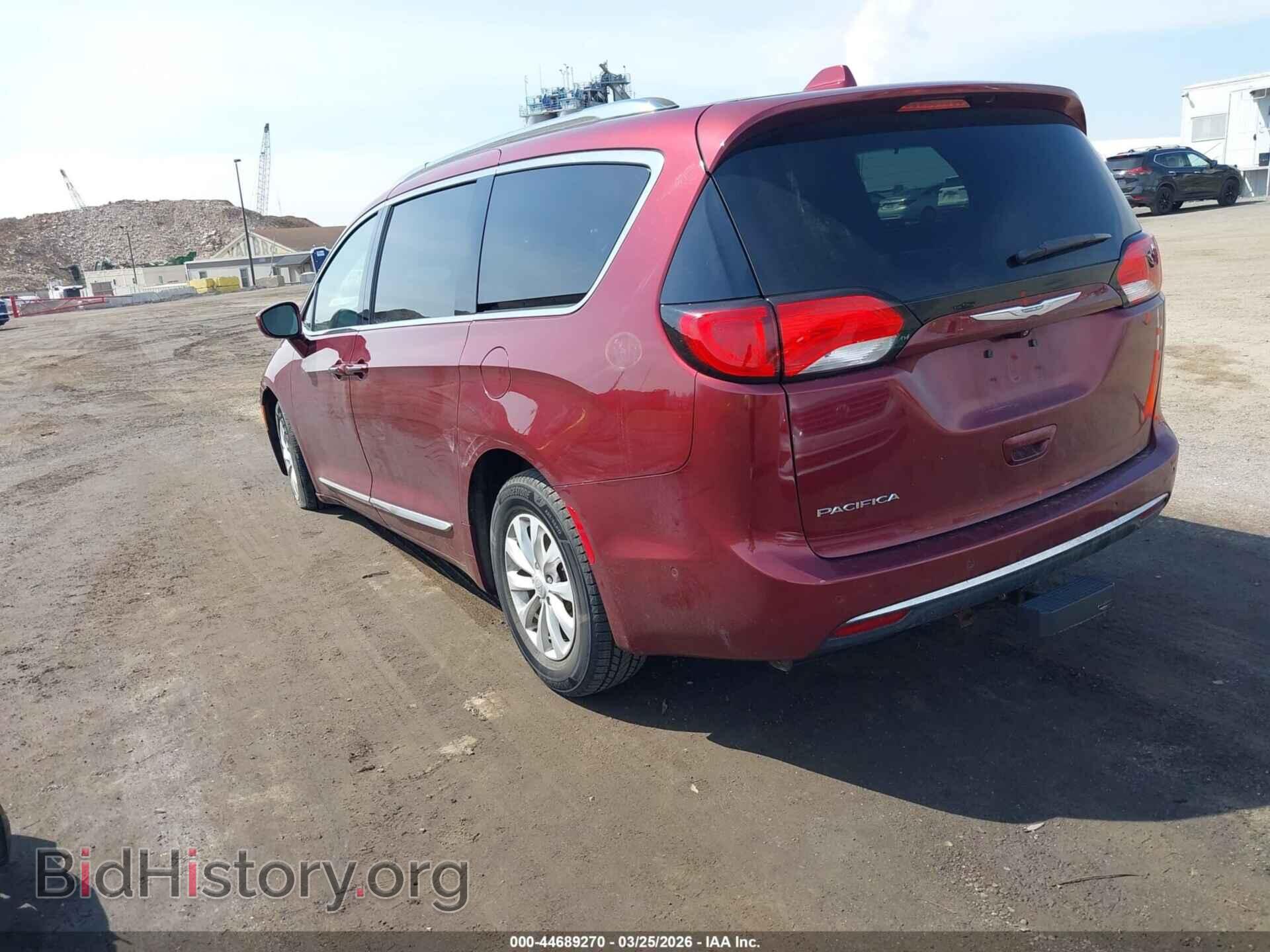 2018 CHRYSLER PACIFICA - VIN: 2C4RC1EG8JR109260 - Фото 3