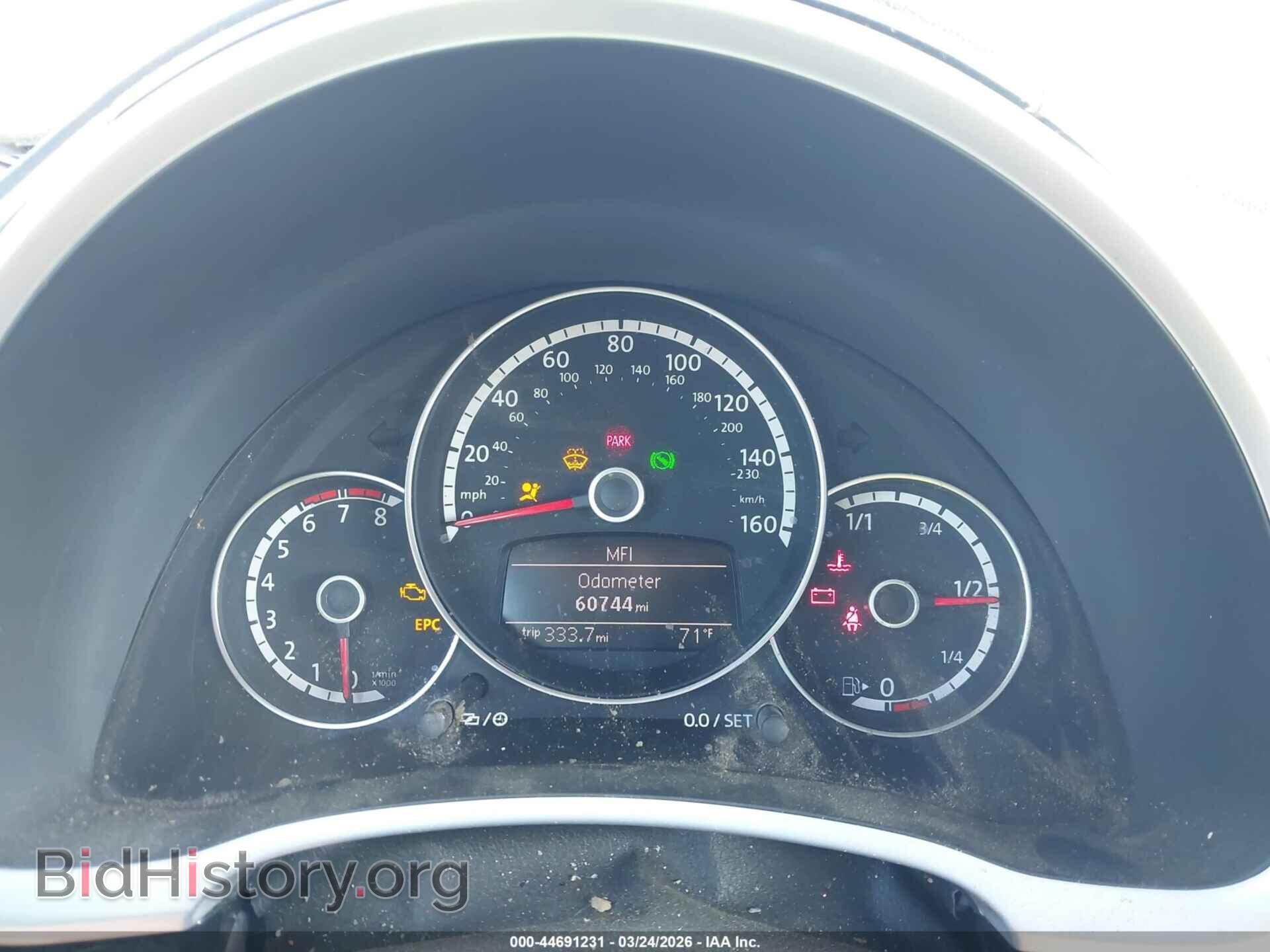 2014 VOLKSWAGEN BEETLE - VIN: 3VW5X7AT2EM801016 - Фото 7