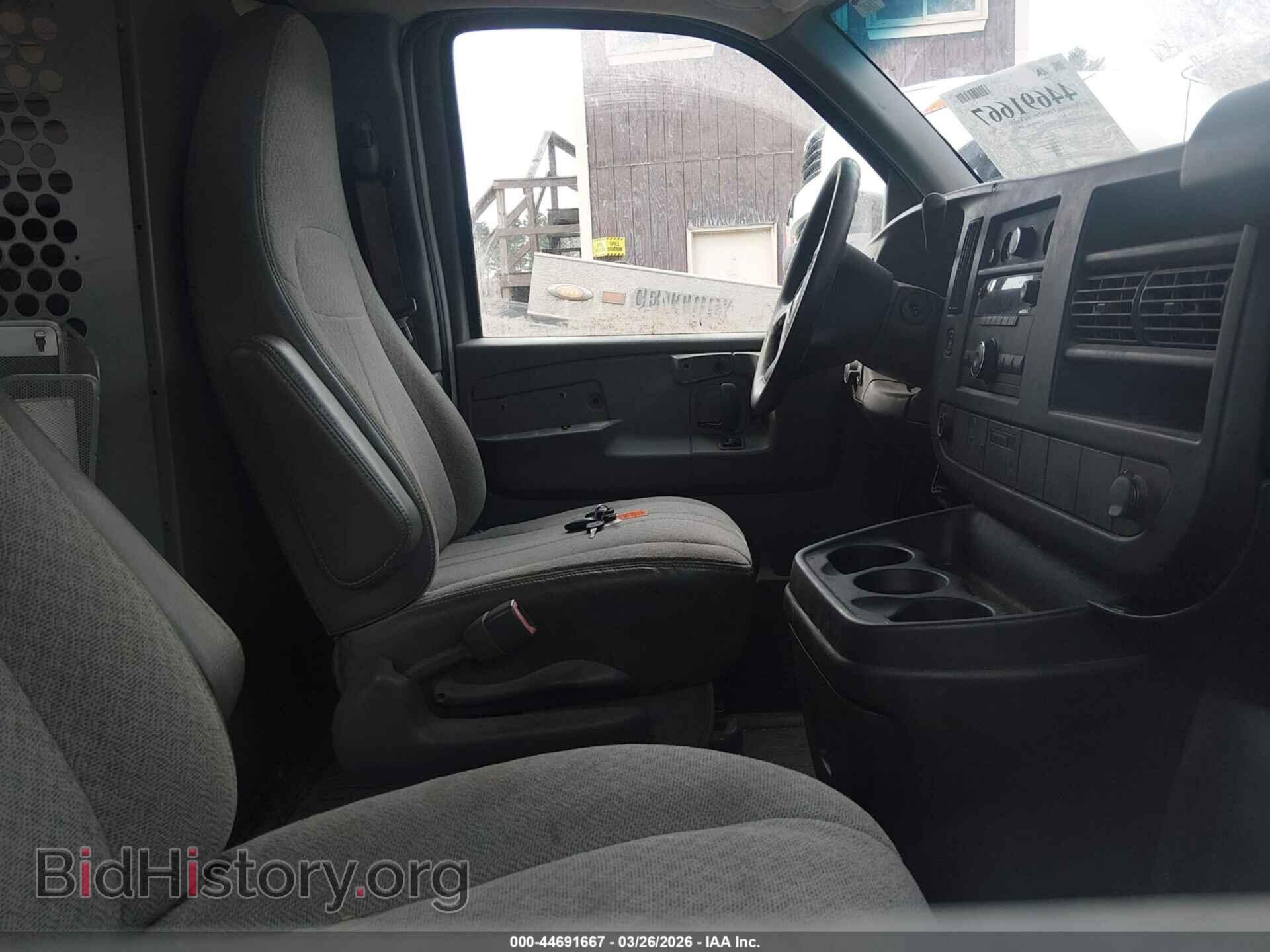 2010 CHEVROLET EXPRESS 1500 - VIN: 1GCUHAD44A1126497 - Фото 5