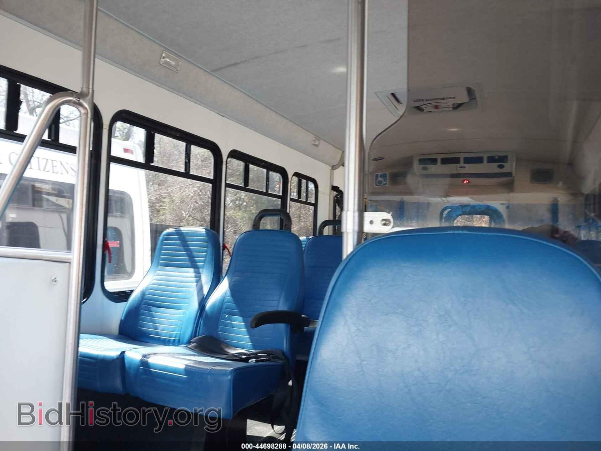 2011 FORD E-450 CUTAWAY - VIN: 1FDFE4FS4BDB10133 - Фото 6