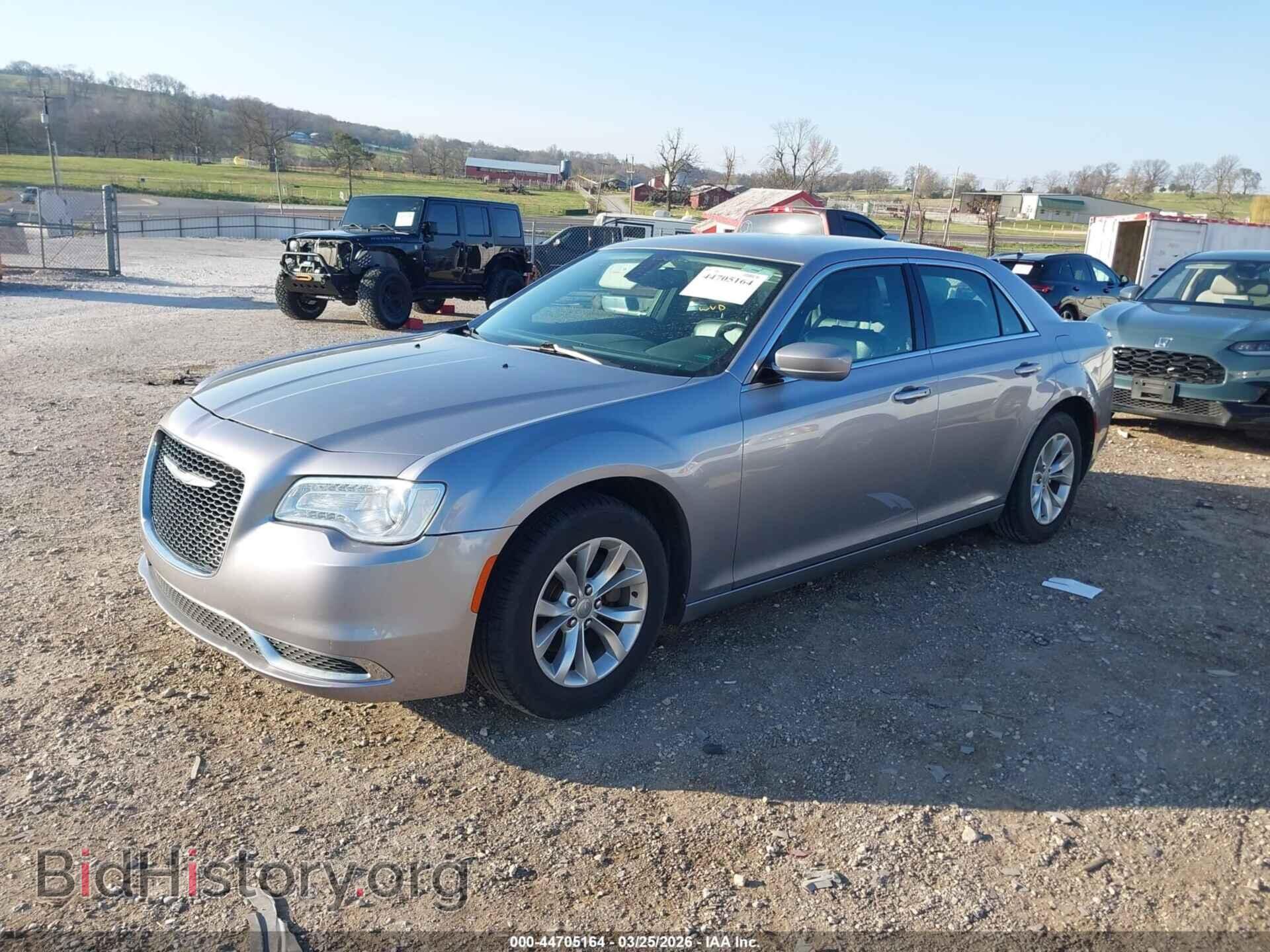 2016 CHRYSLER 300 - VIN: 2C3CCAAG7GH238282 - Photo 2