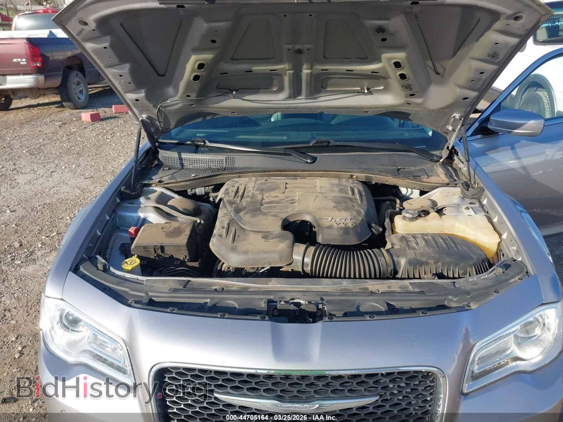 2016 CHRYSLER 300 - VIN: 2C3CCAAG7GH238282 - Photo 10