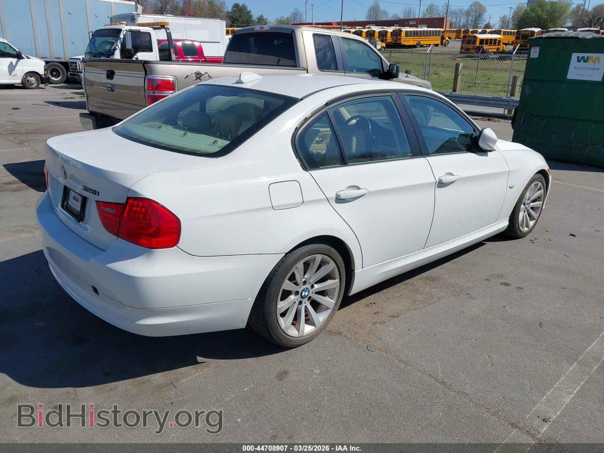 2011 BMW 328I - VIN: WBAPH7C50BE679200 - Фото 4