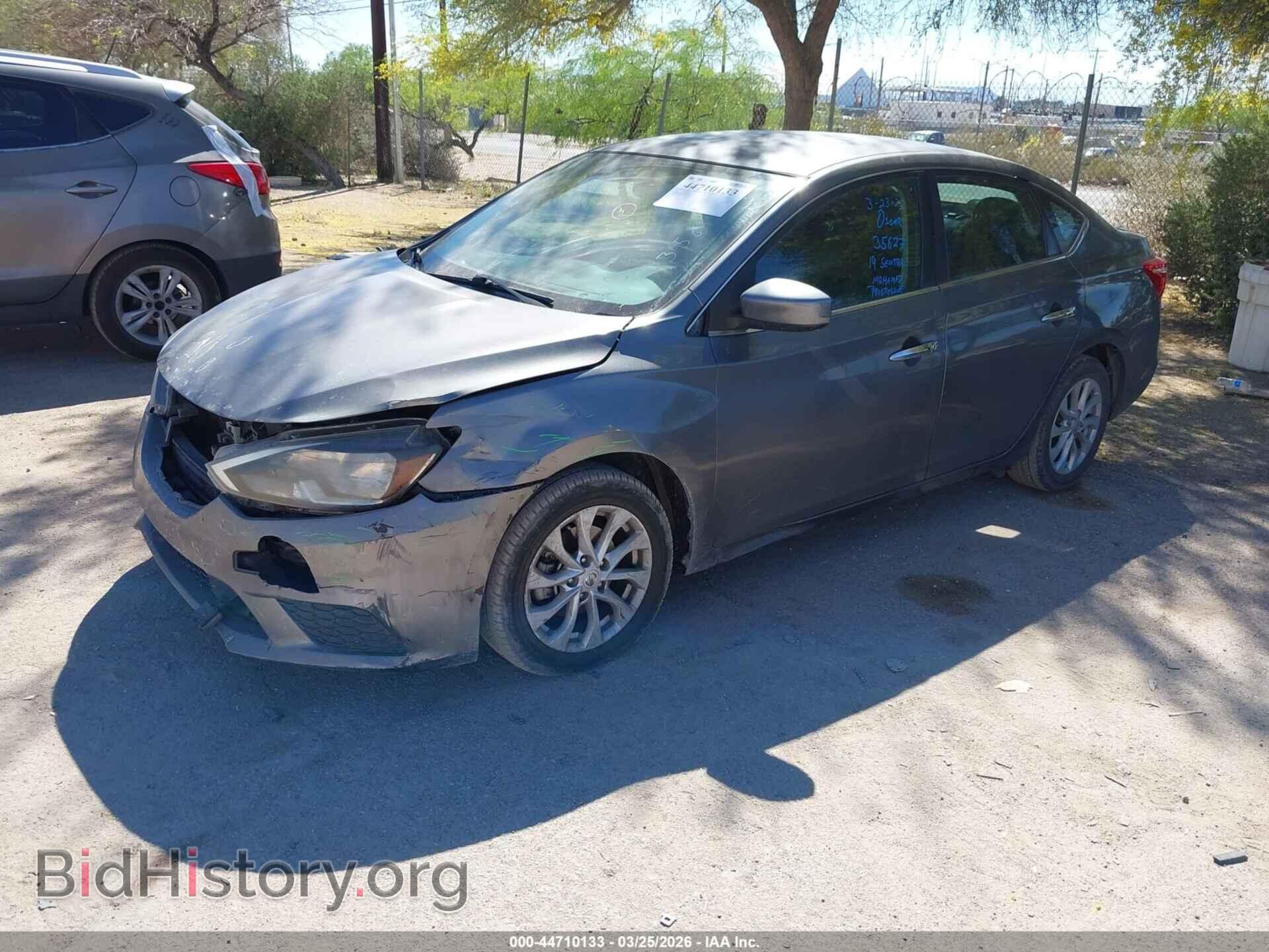 2019 NISSAN SENTRA - VIN: 3N1AB7AP3KL629084 - Фото 2