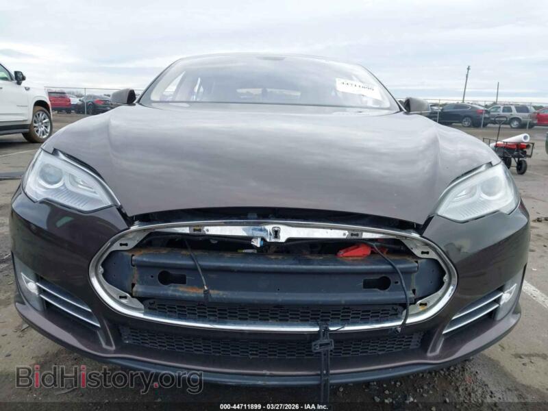 2013 Tesla MODEL S (VIN 5YJSA1CN1DFP04377) — фото 6 из 17
