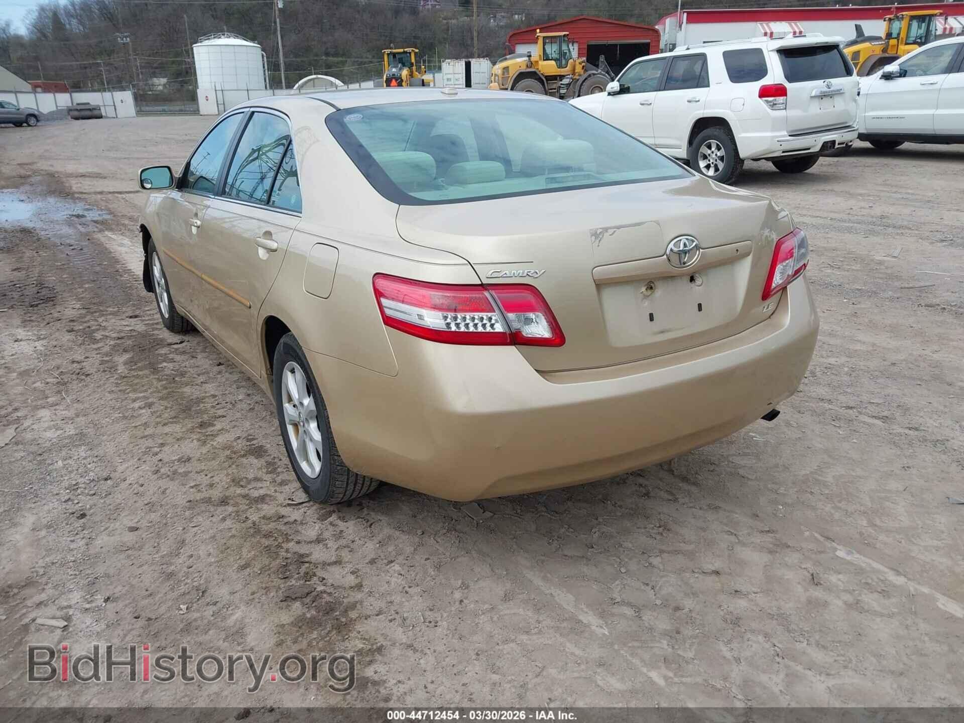 2011 TOYOTA CAMRY - VIN: 4T1BF3EK2BU223473 - Фото 3