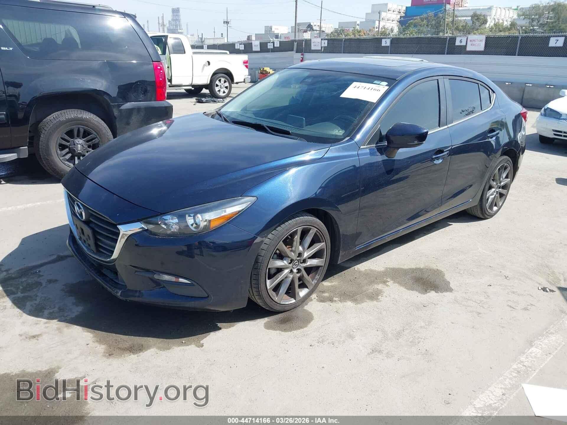 2018 MAZDA MAZDA3 - VIN: 3MZBN1V37JM196565 - Фото 2
