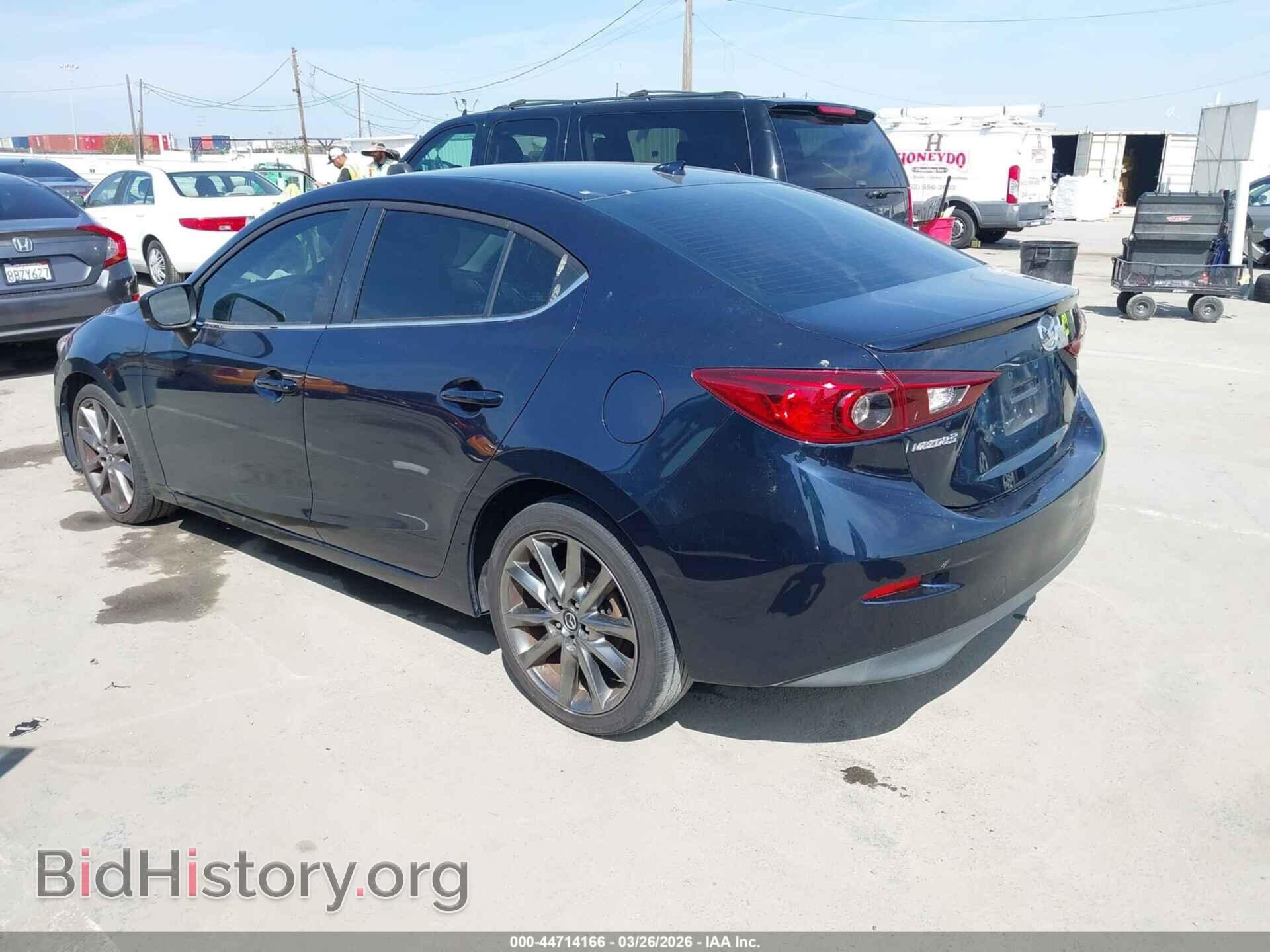 2018 MAZDA MAZDA3 - VIN: 3MZBN1V37JM196565 - Фото 3