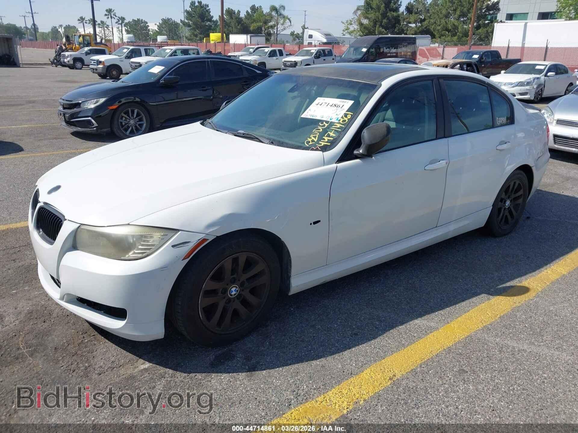 2011 BMW 328I - VIN: WBAPH5G51BNM72684 - Фото 2