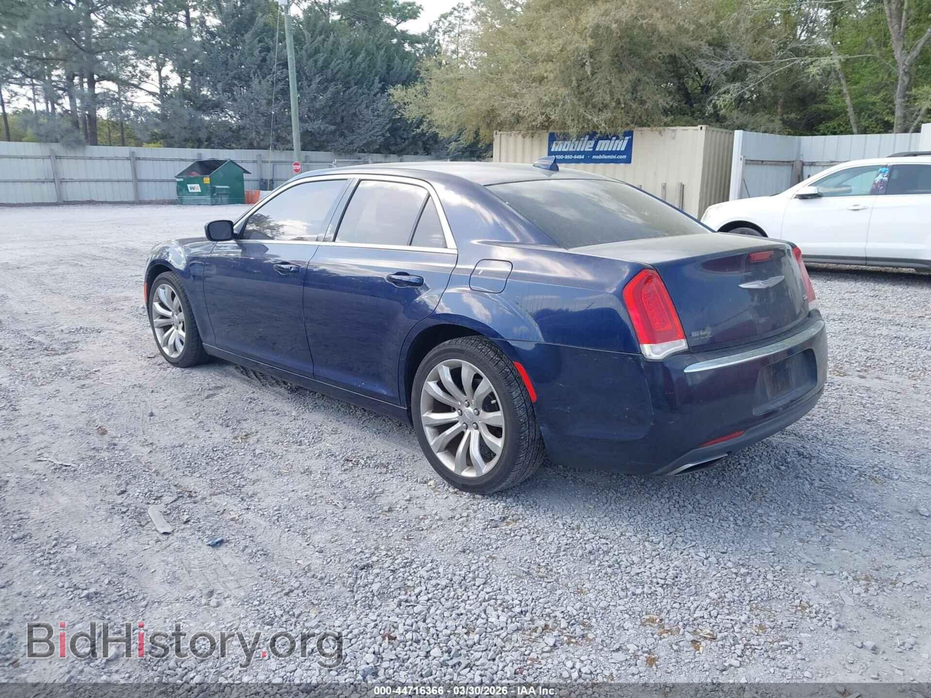 2017 CHRYSLER 300 - VIN: 2C3CCAAG3HH625834 - Фото 3