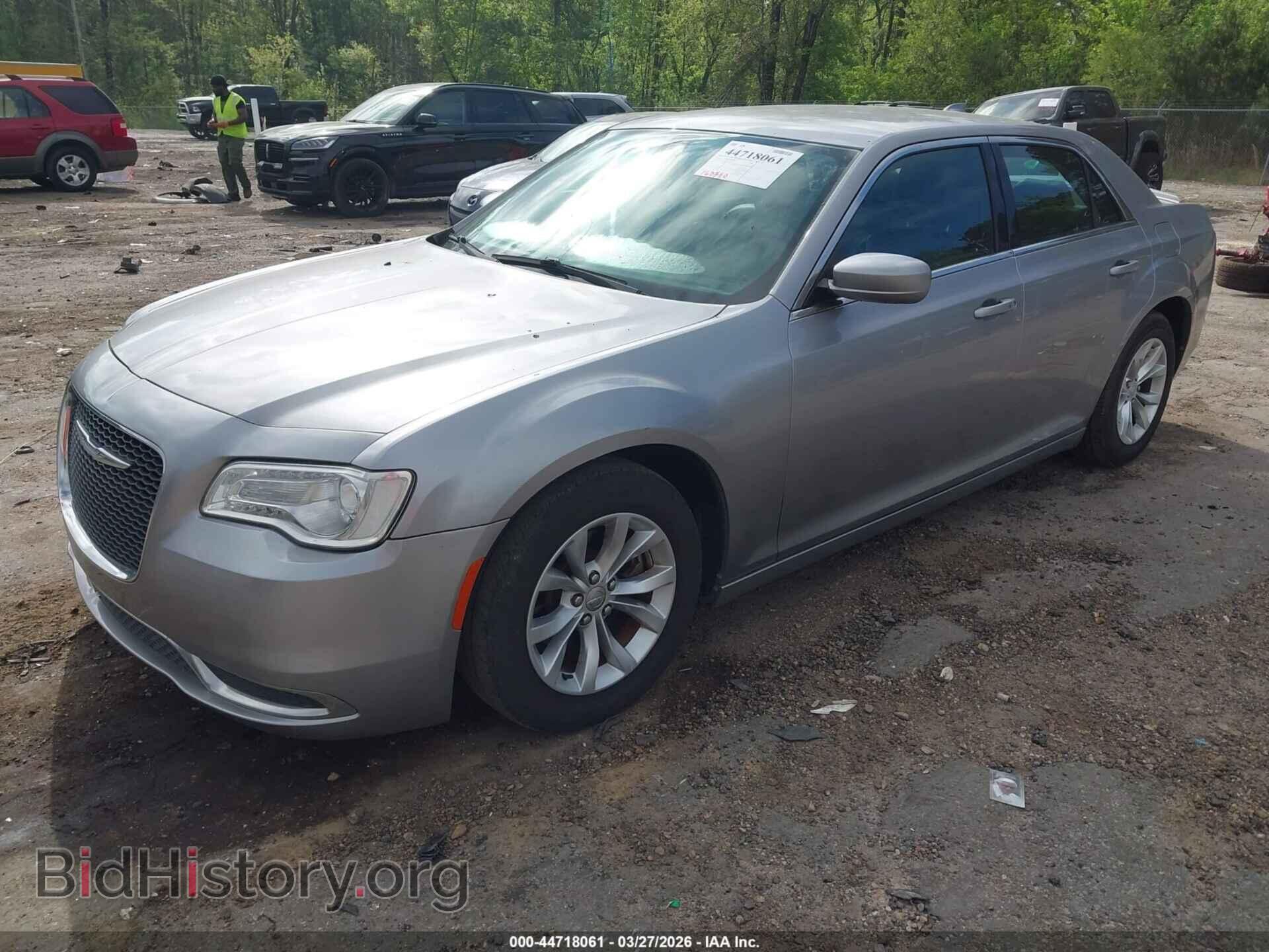 2015 CHRYSLER 300 - VIN: 2C3CCAAG8FH791876 - Фото 2