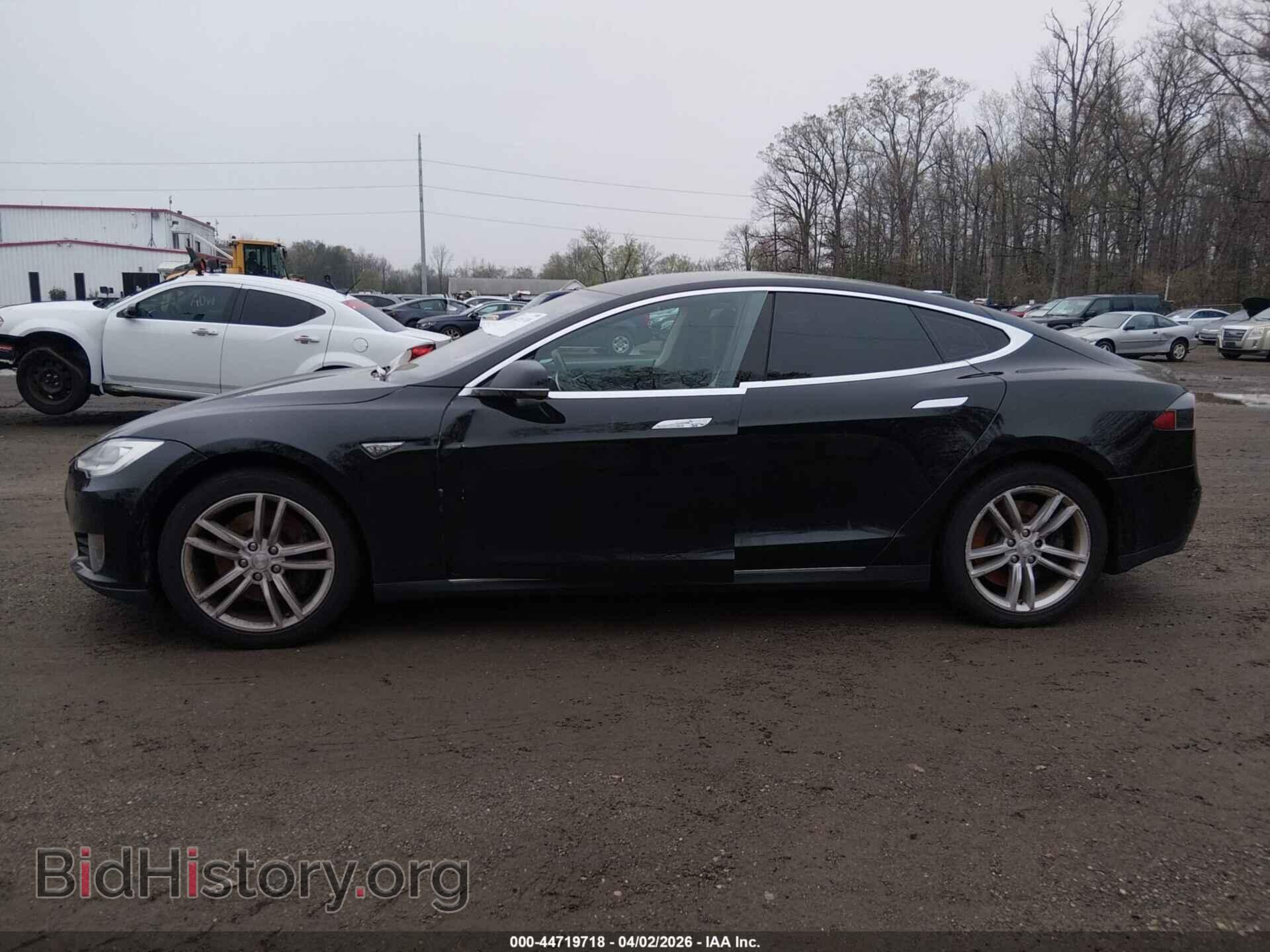 2014 TESLA MODEL S - VIN: 5YJSA1S19EFP52841 - Фото 13