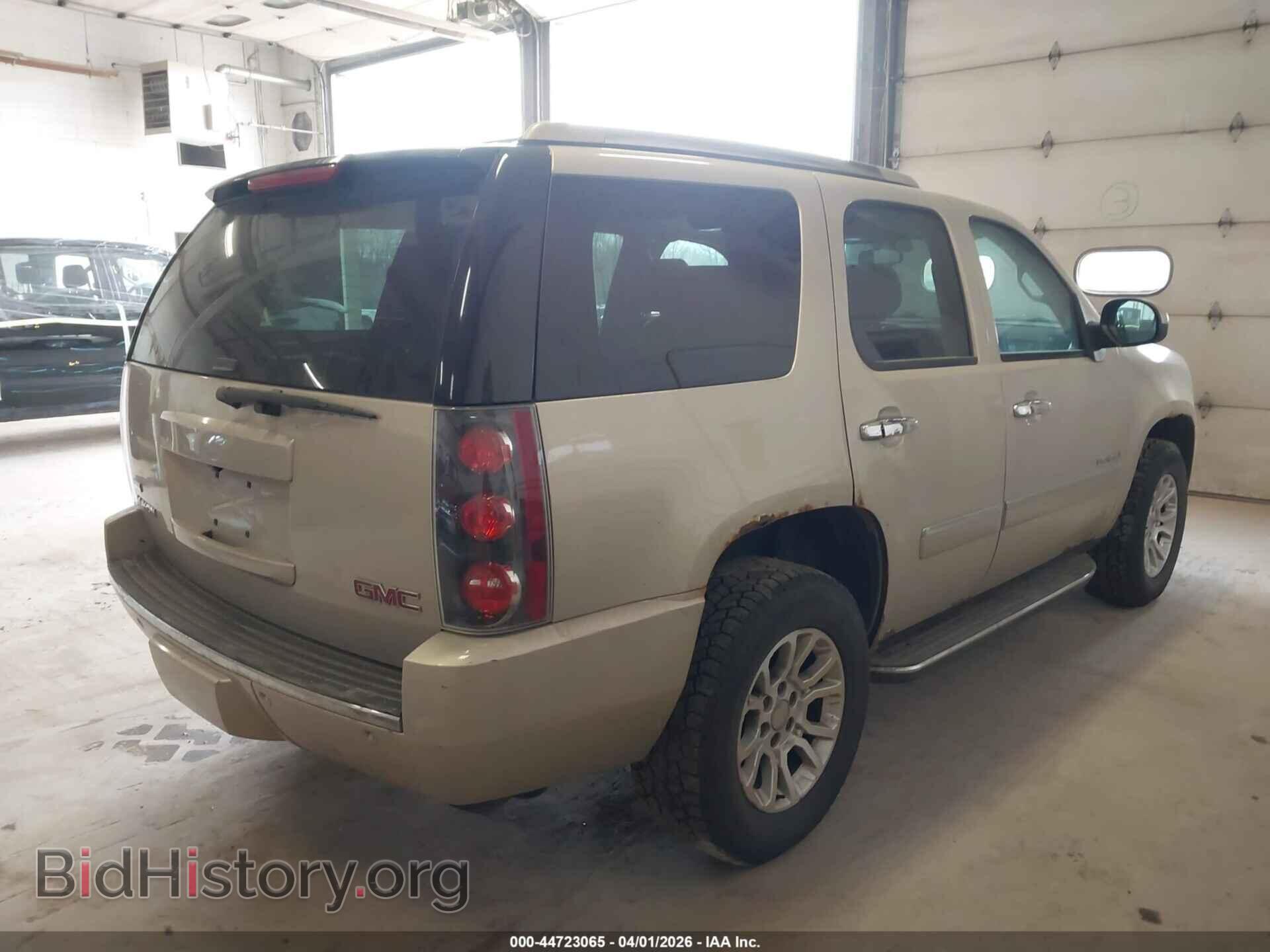2010 GMC YUKON - VIN: 1GKUKEEF3AR262800 - Photo 4
