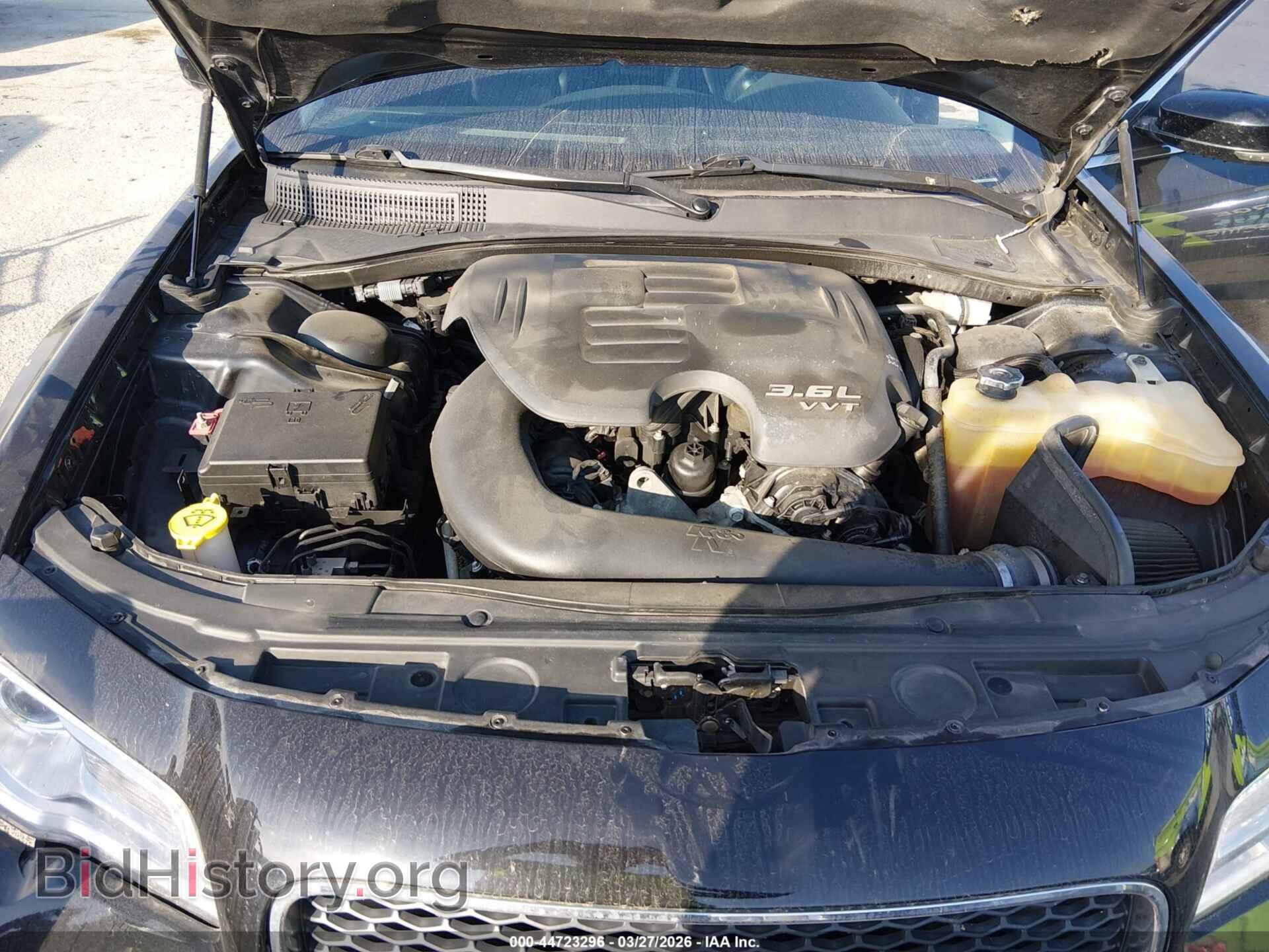 2016 CHRYSLER 300 - VIN: 2C3CCARG8GH278424 - Фото 10