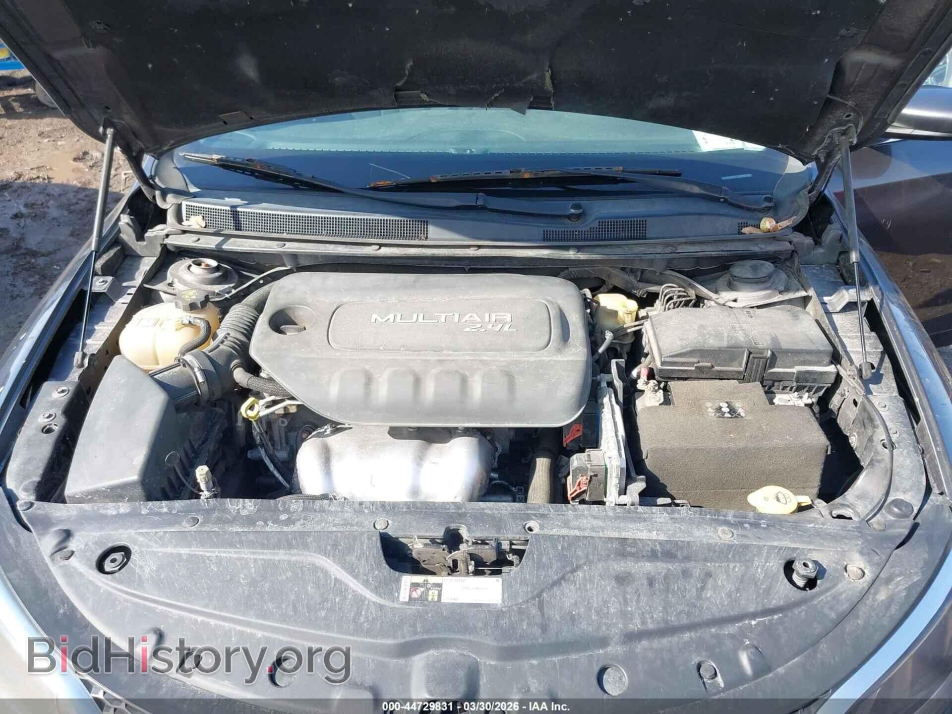 2016 CHRYSLER 200 - VIN: 1C3CCCAB6GN125320 - Фото 10