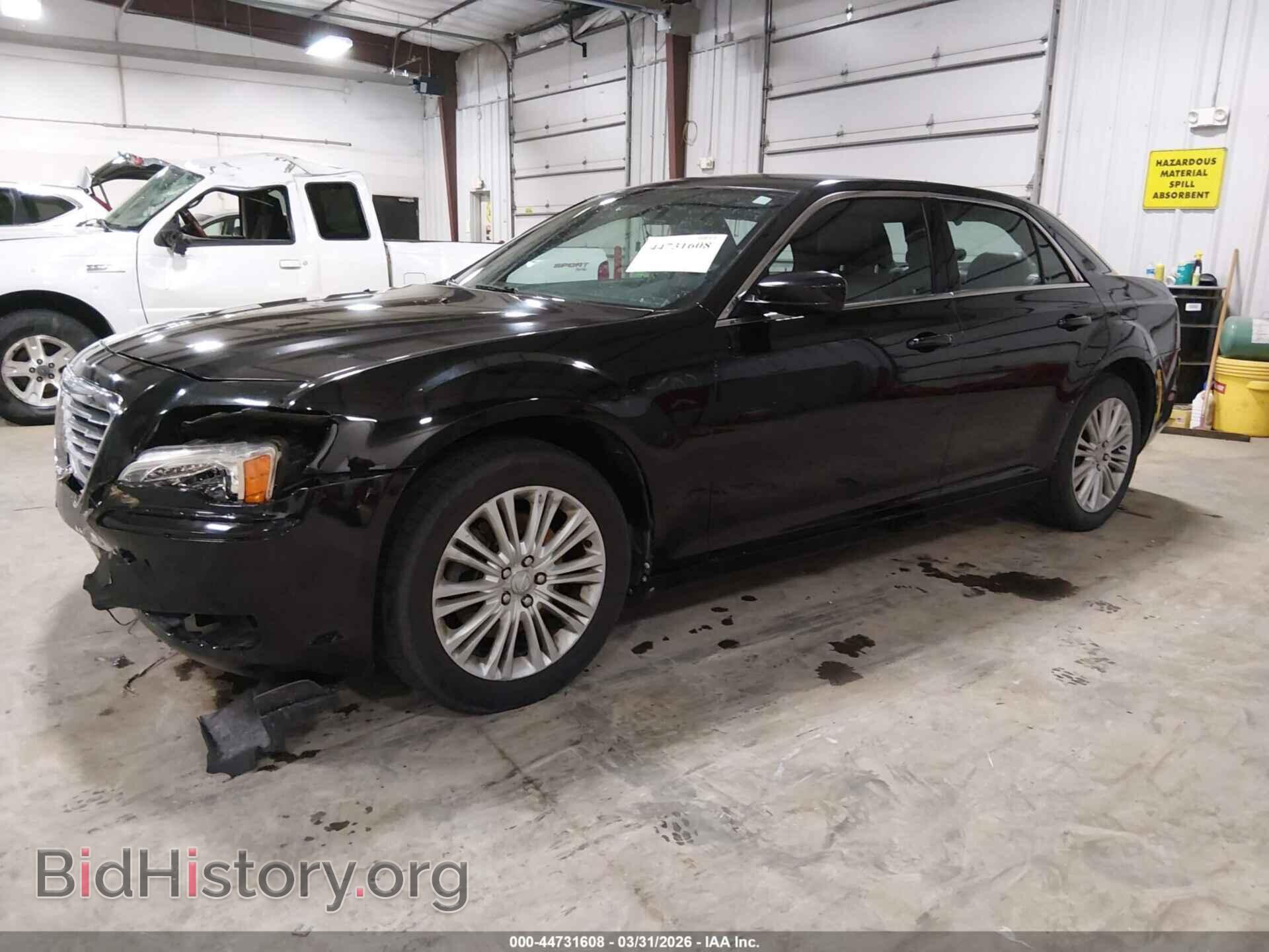 2014 CHRYSLER 300 - VIN: 2C3CCARG4EH207444 - Фото 2