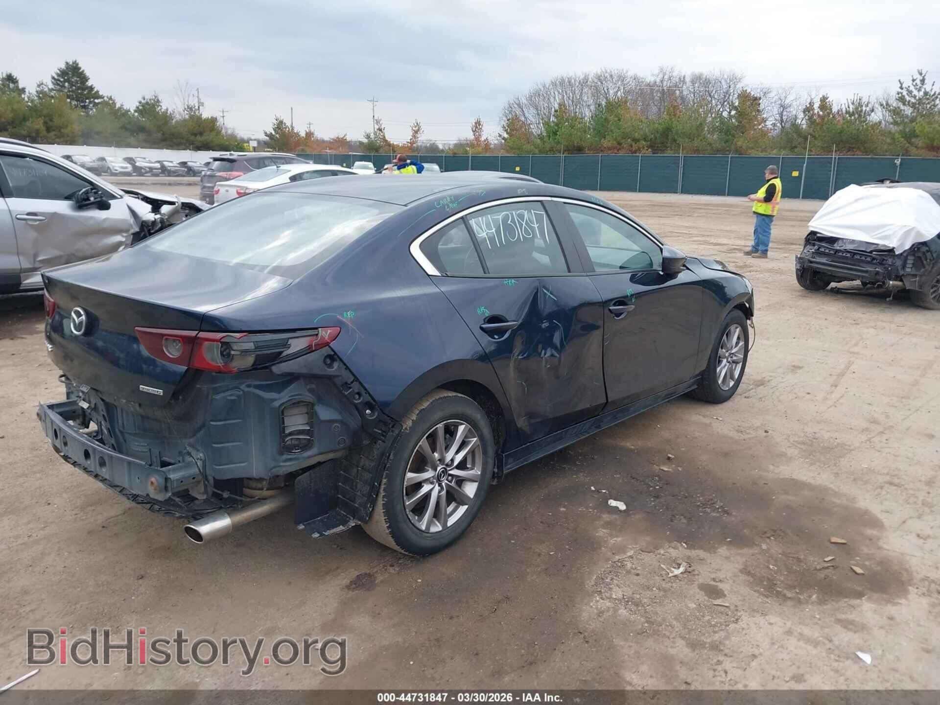 2019 MAZDA MAZDA3 - VIN: JM1BPABL0K1106365 - Photo 4