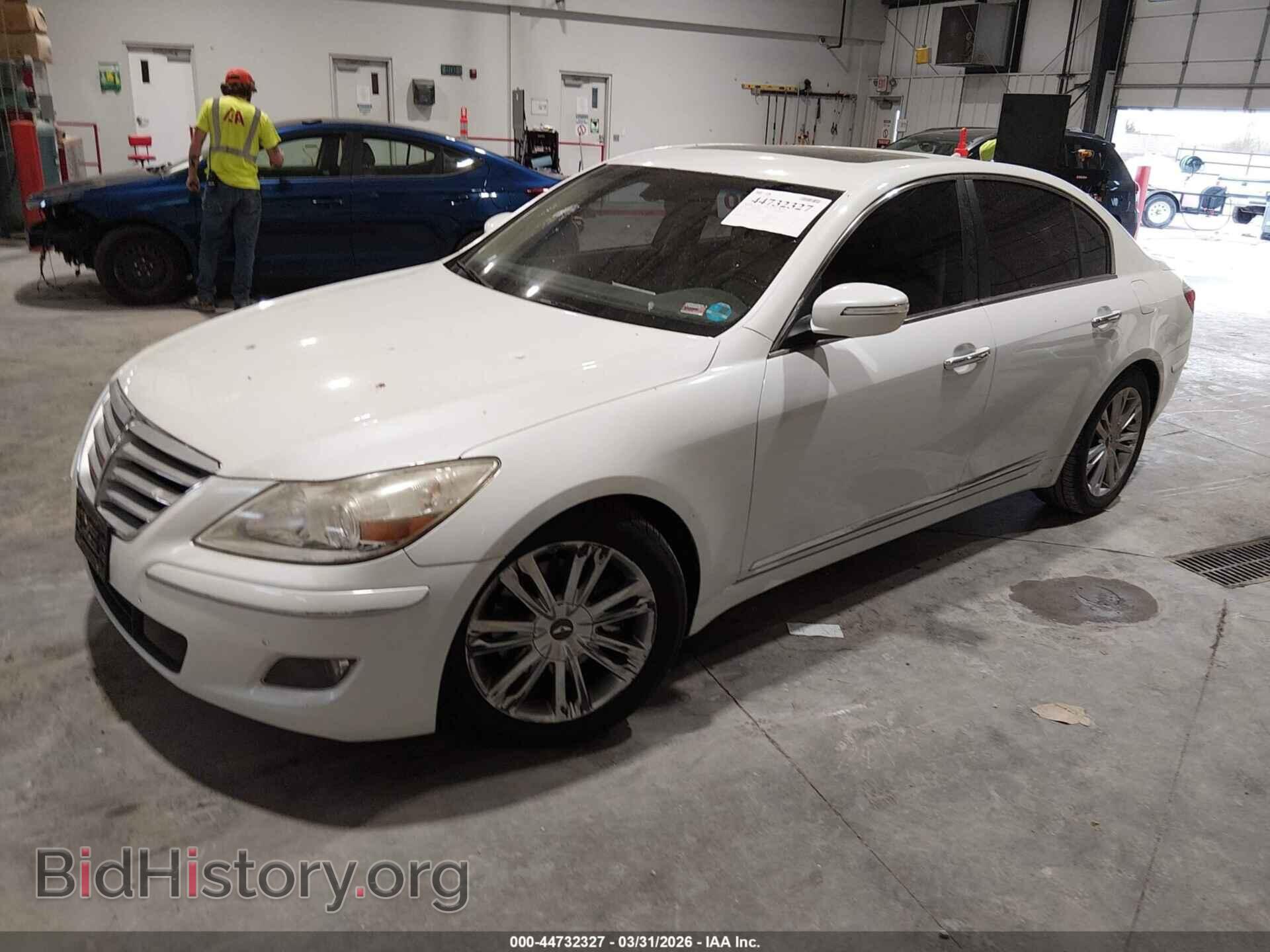 2010 HYUNDAI GENESIS - VIN: KMHGC4DF6AU072127 - Фото 2